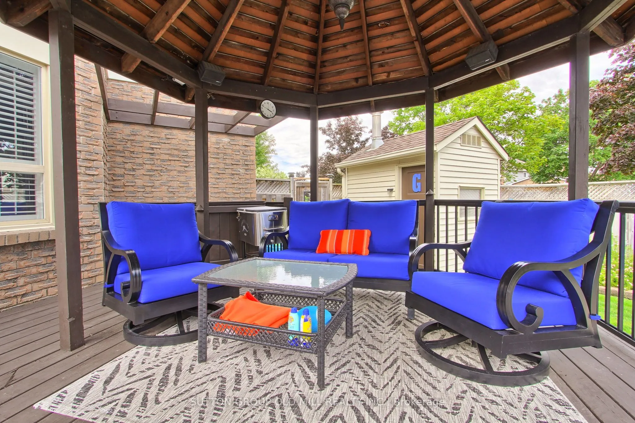 3126 Oakview Road