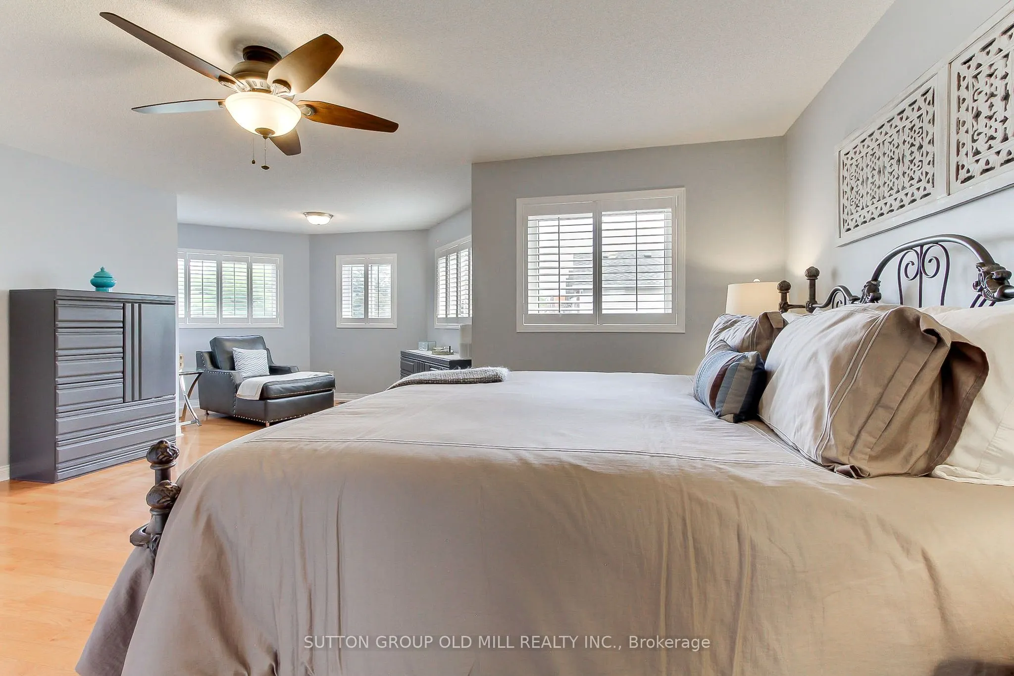 3126 Oakview Road