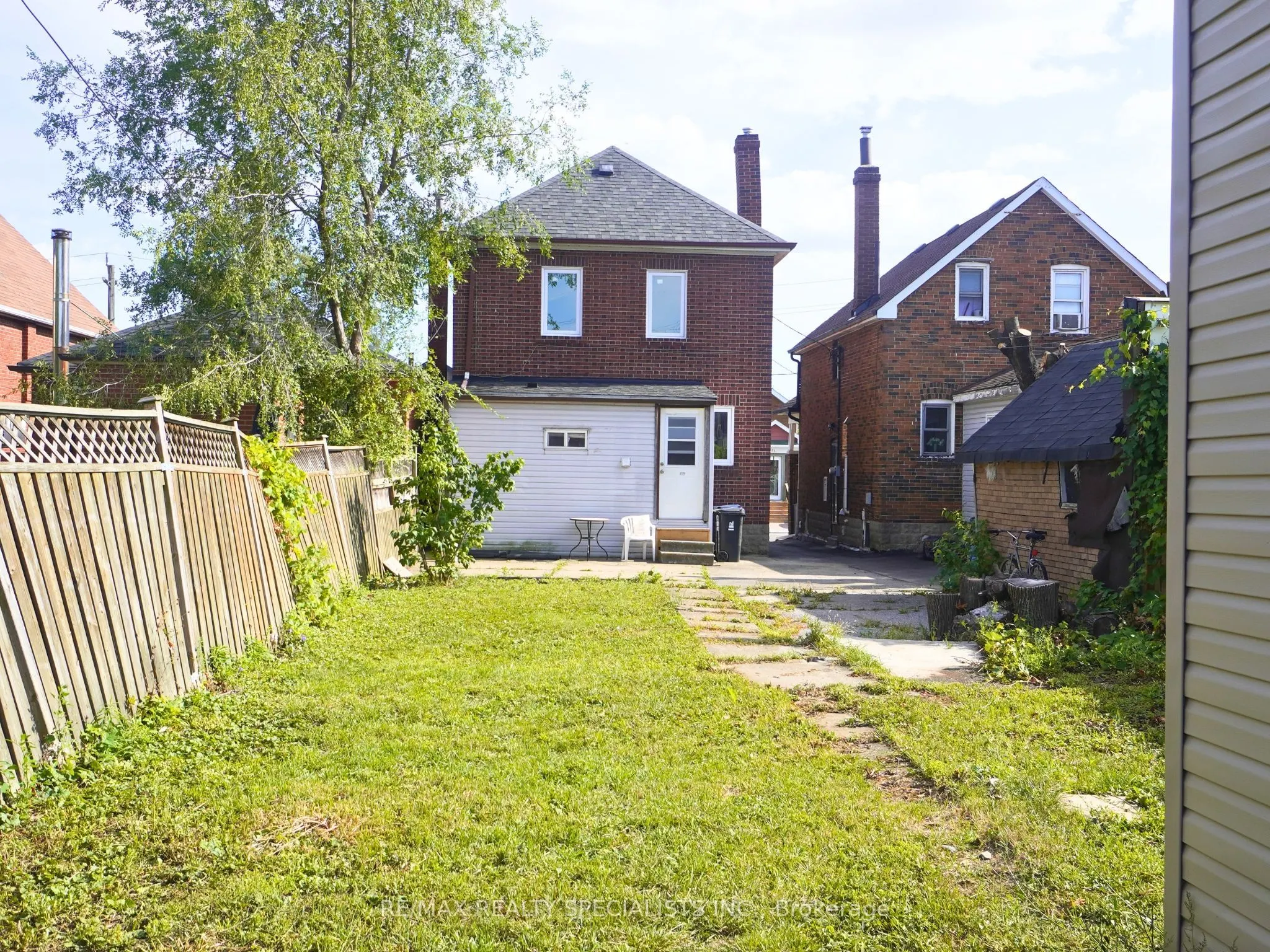 28 Bowie Avenue