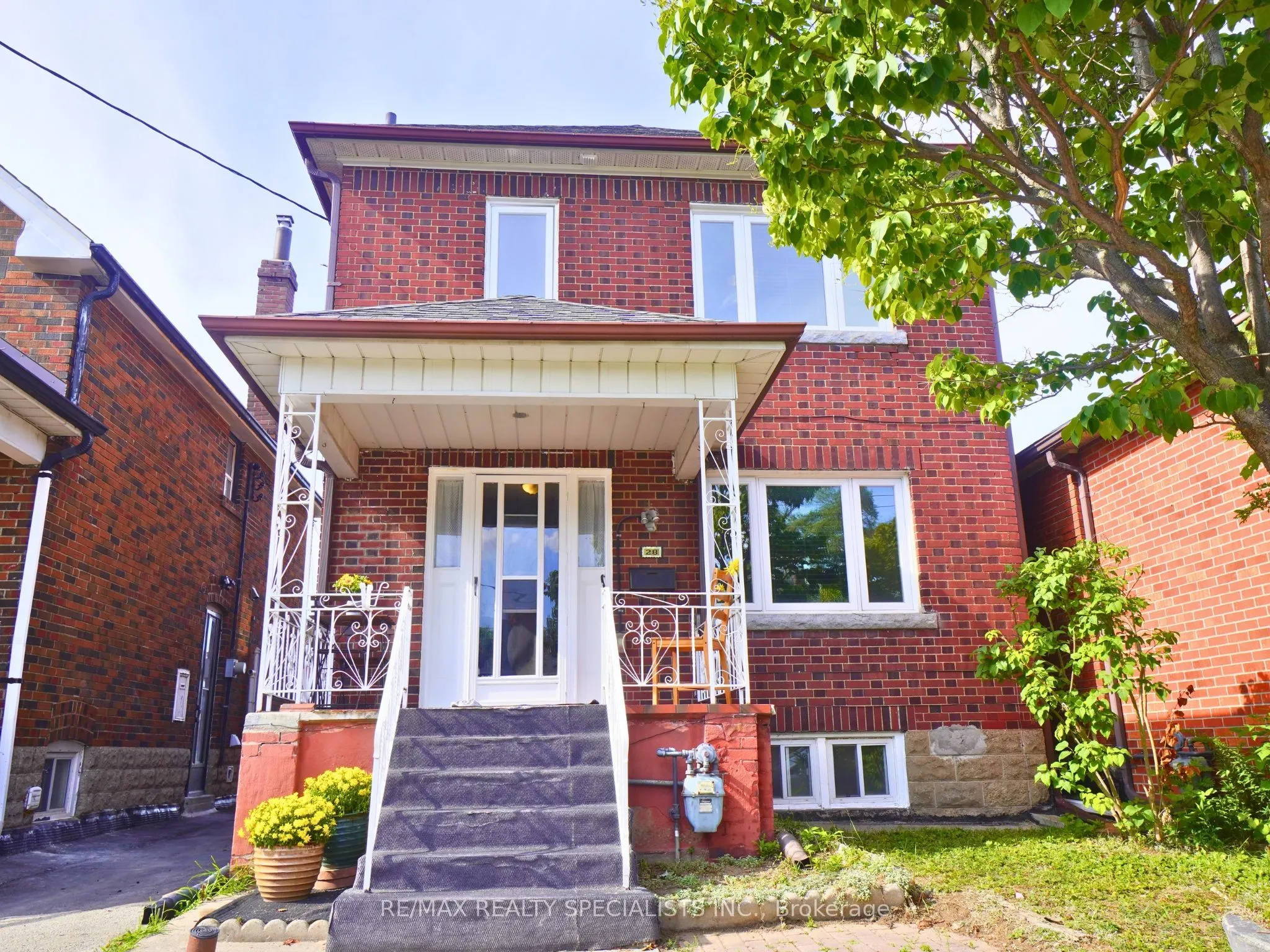 28 Bowie Avenue