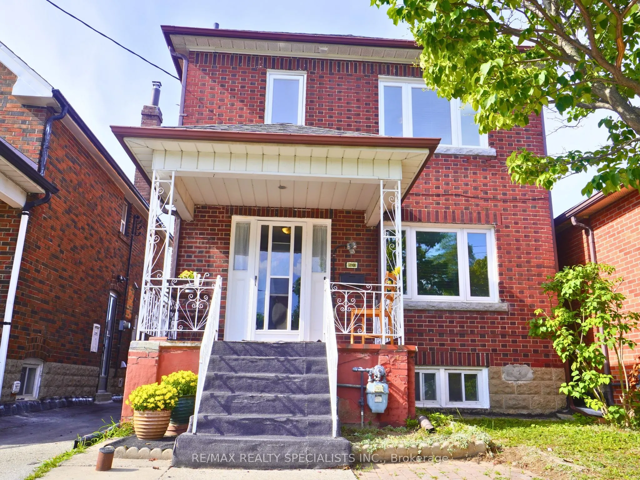 28 Bowie Avenue