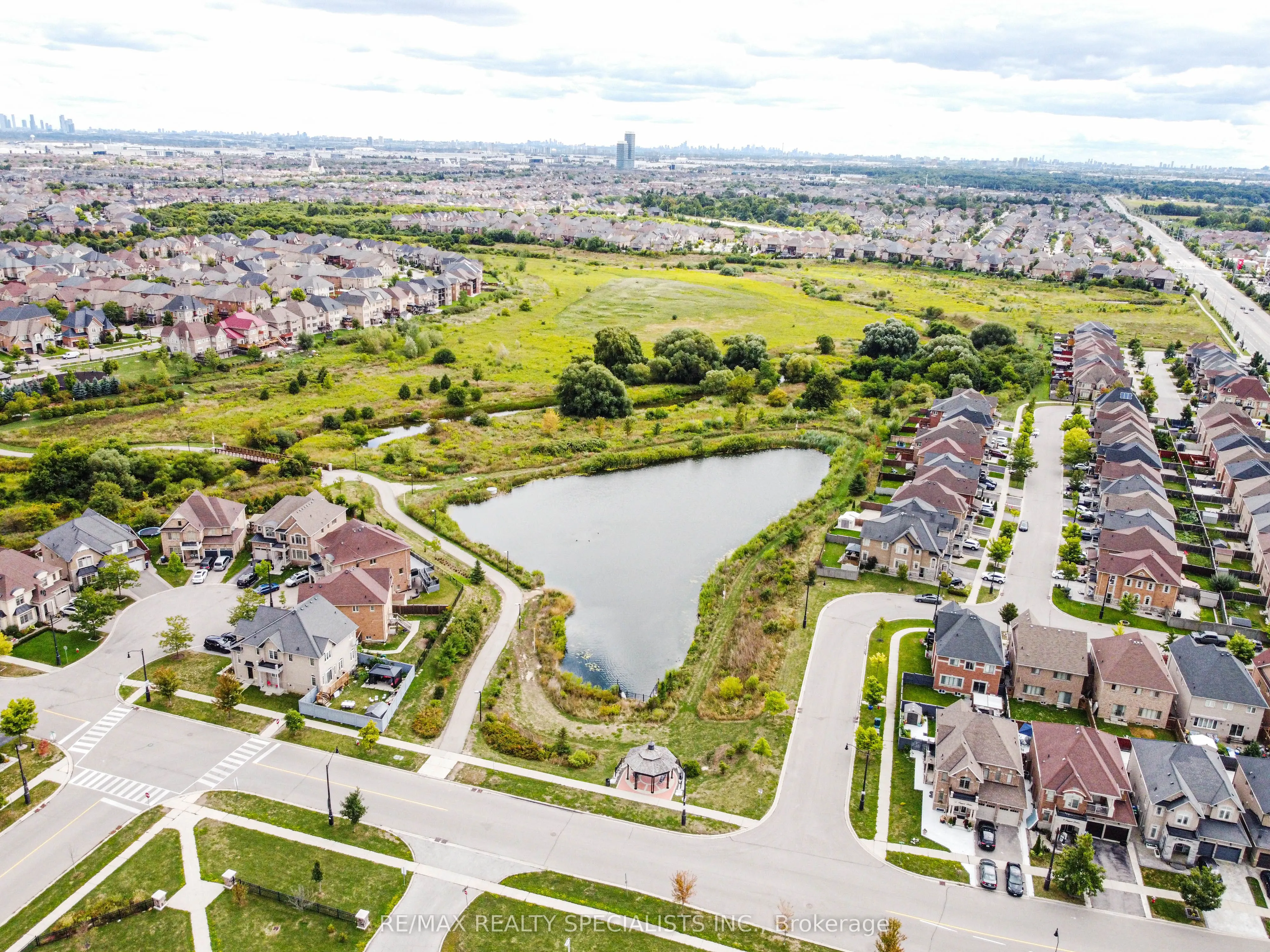 37 Bluffwood Crescent