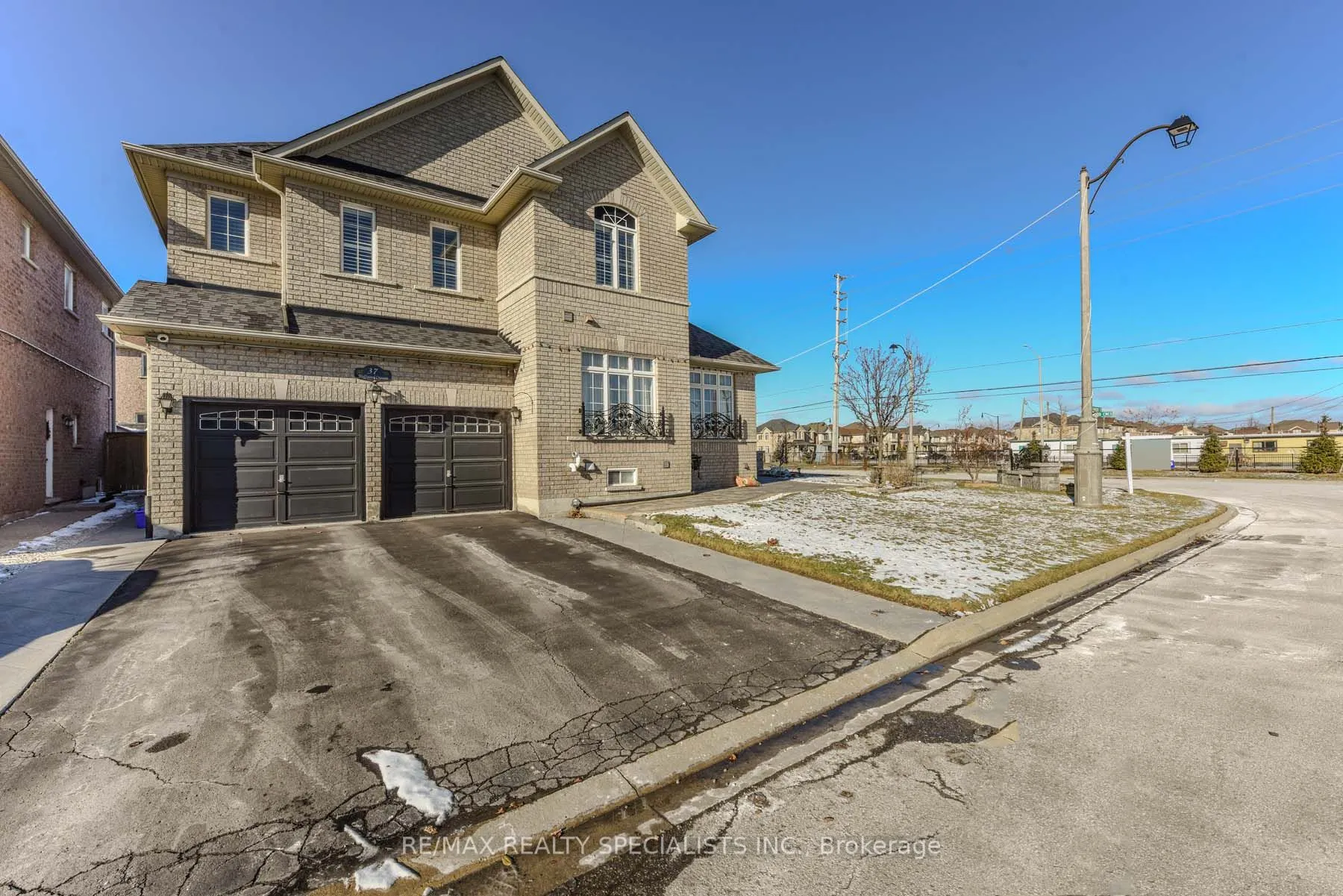 37 Bluffwood Crescent