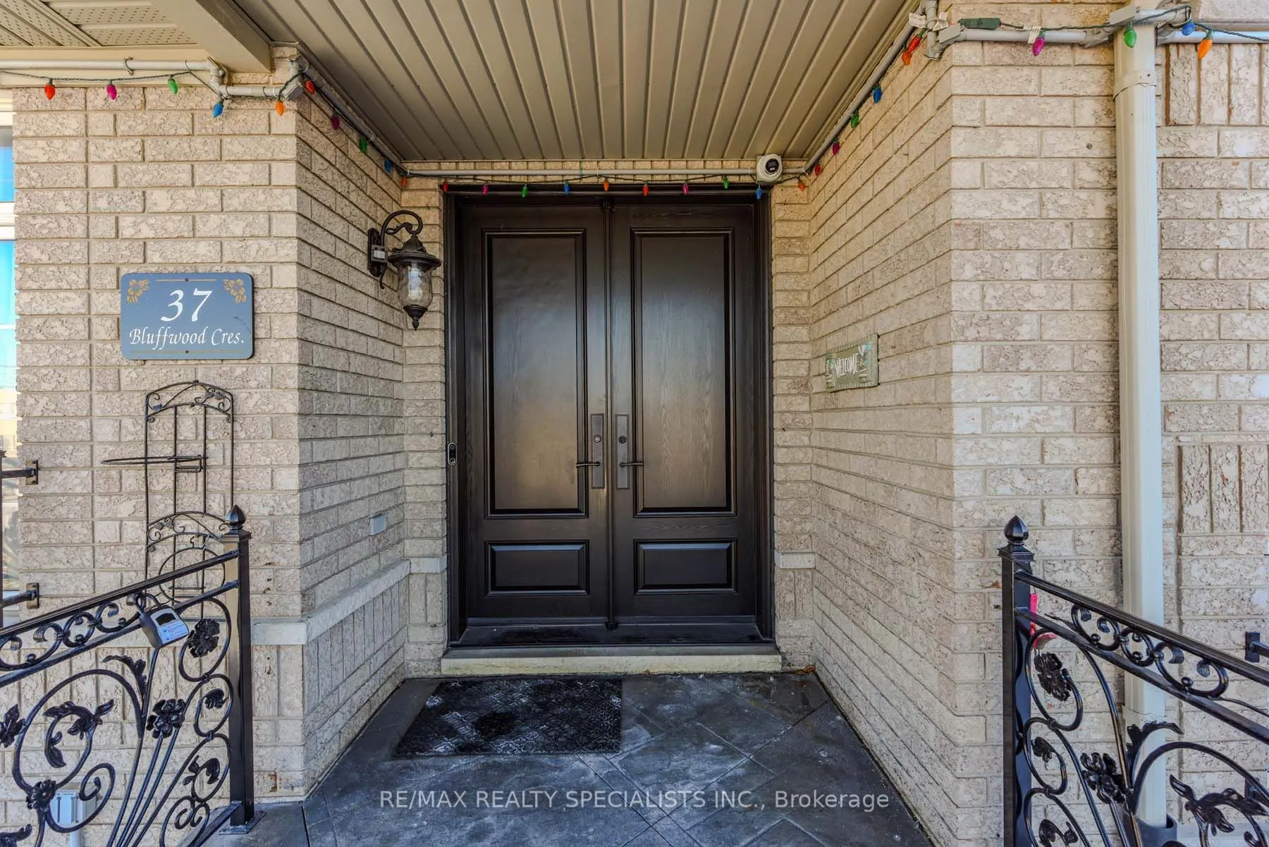 37 Bluffwood Crescent