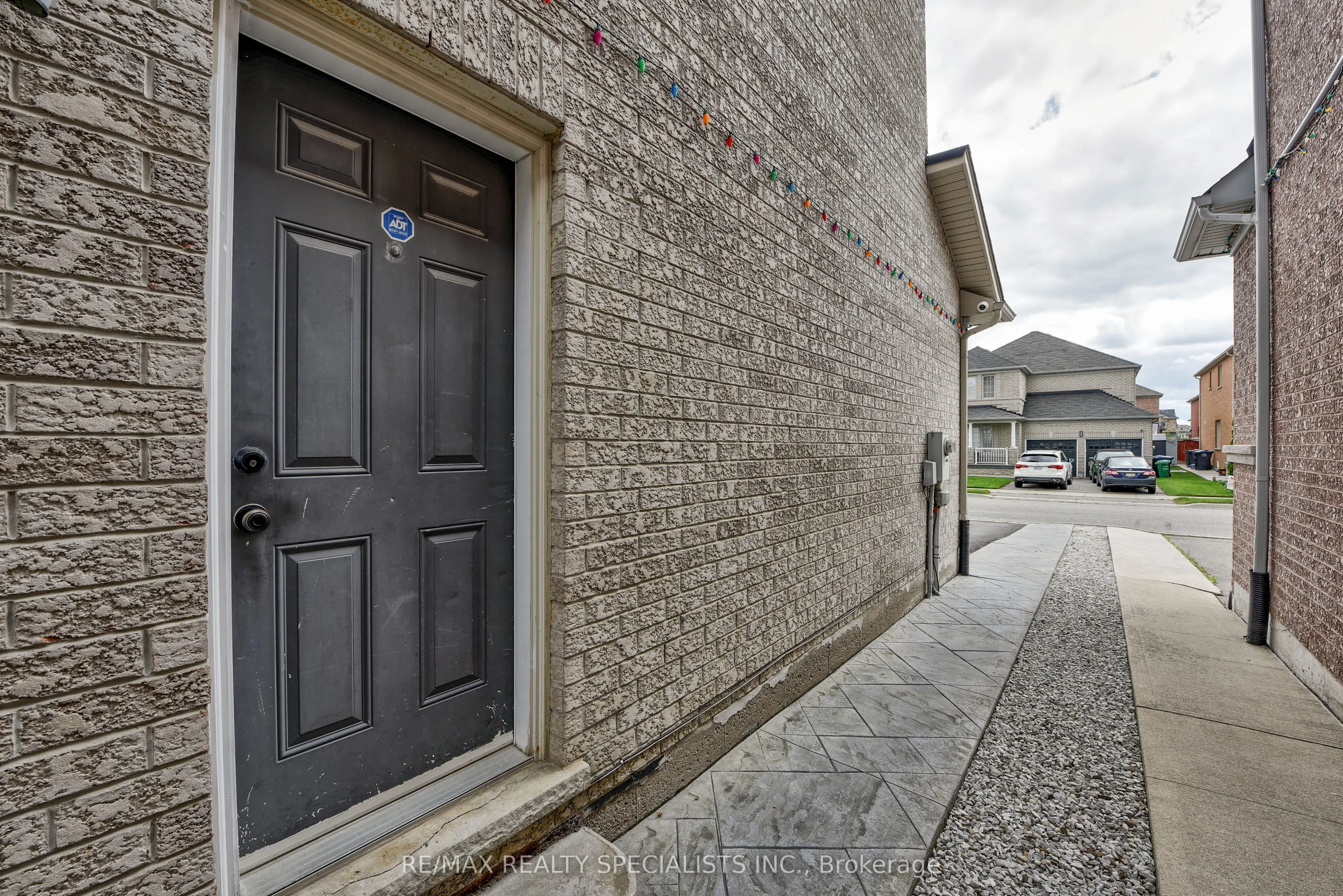 37 Bluffwood Crescent