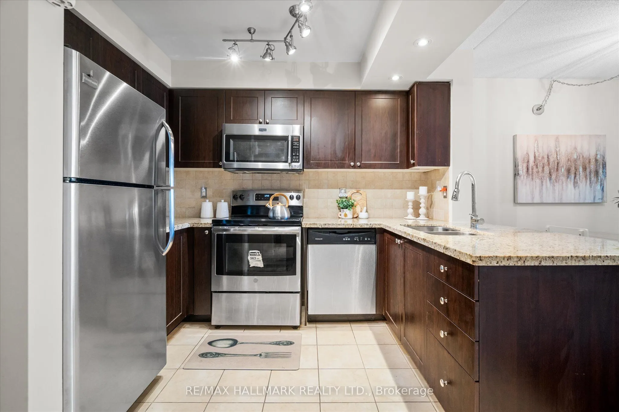 65 Via Rosedale, #318