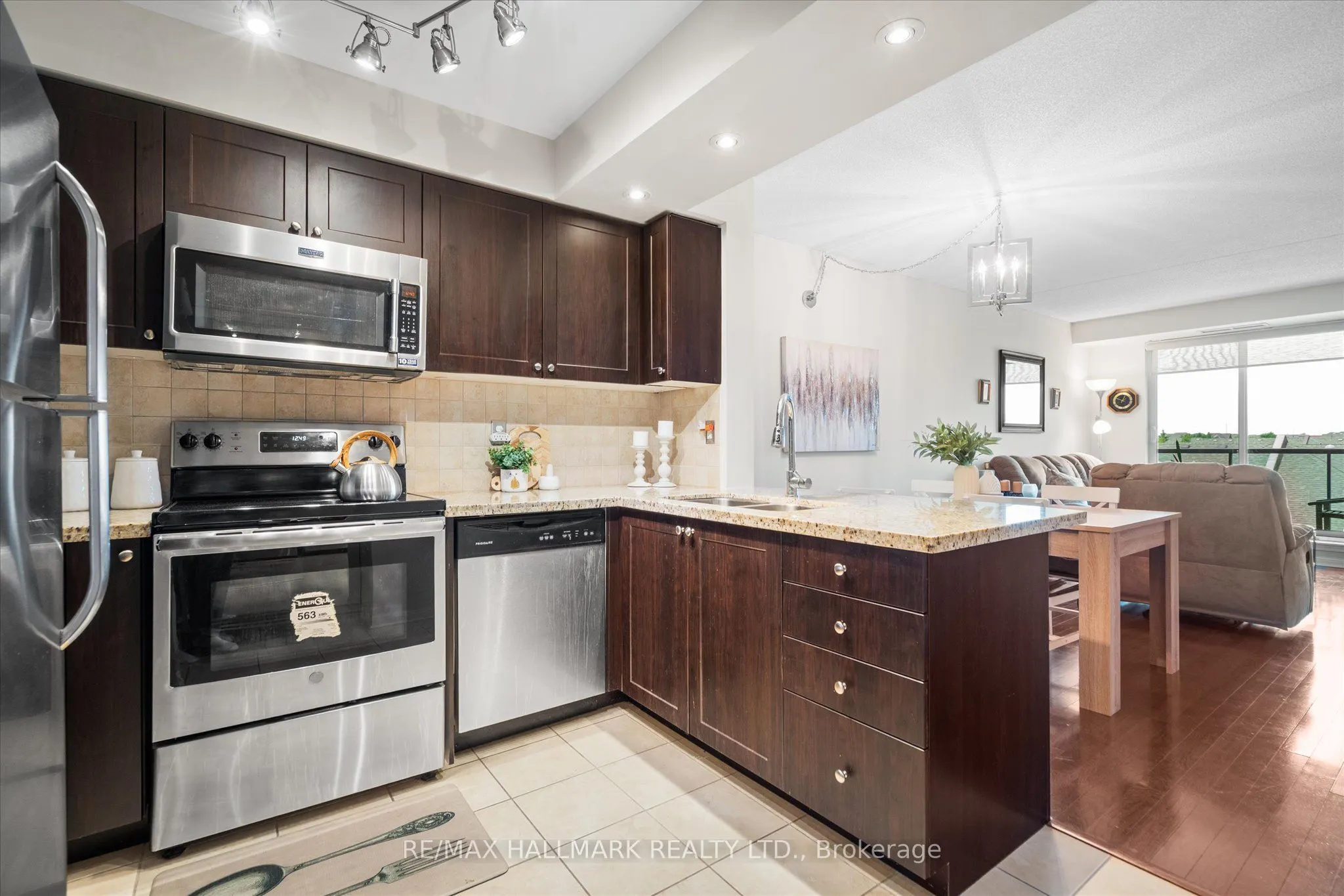 65 Via Rosedale, #318