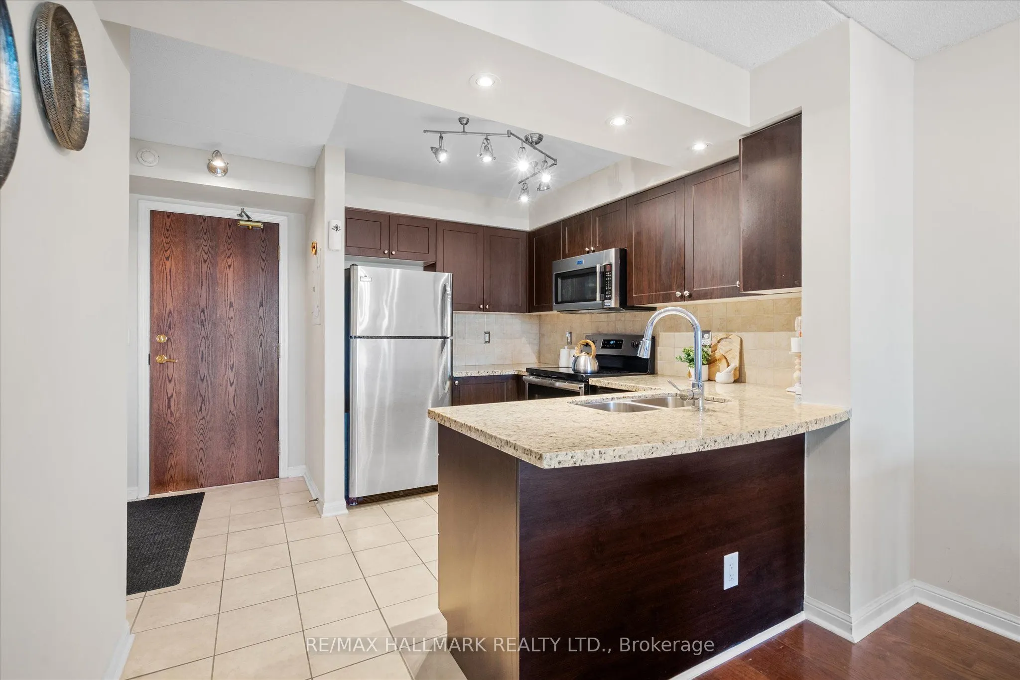 65 Via Rosedale, #318