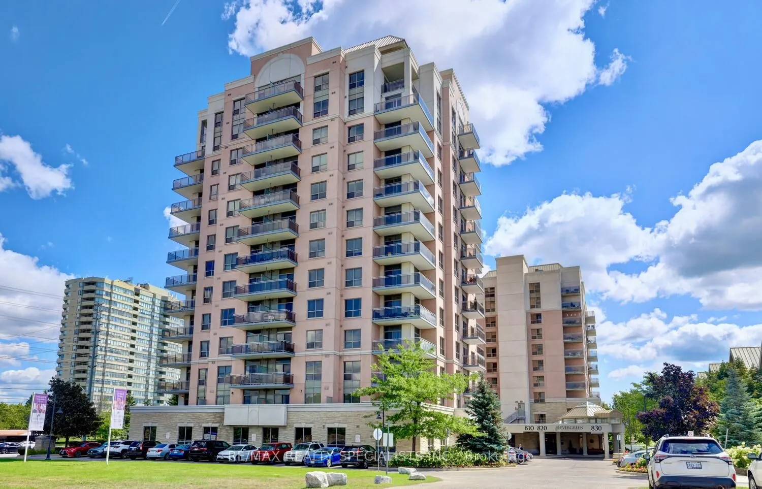 810 Scollard Court, #404