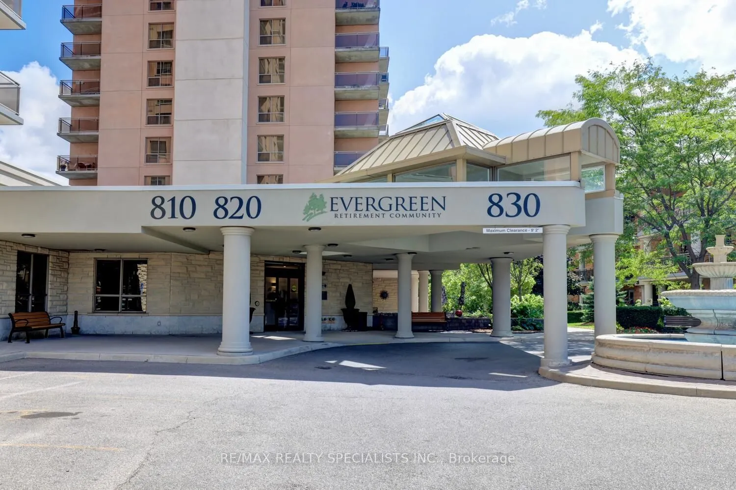 810 Scollard Court, #404