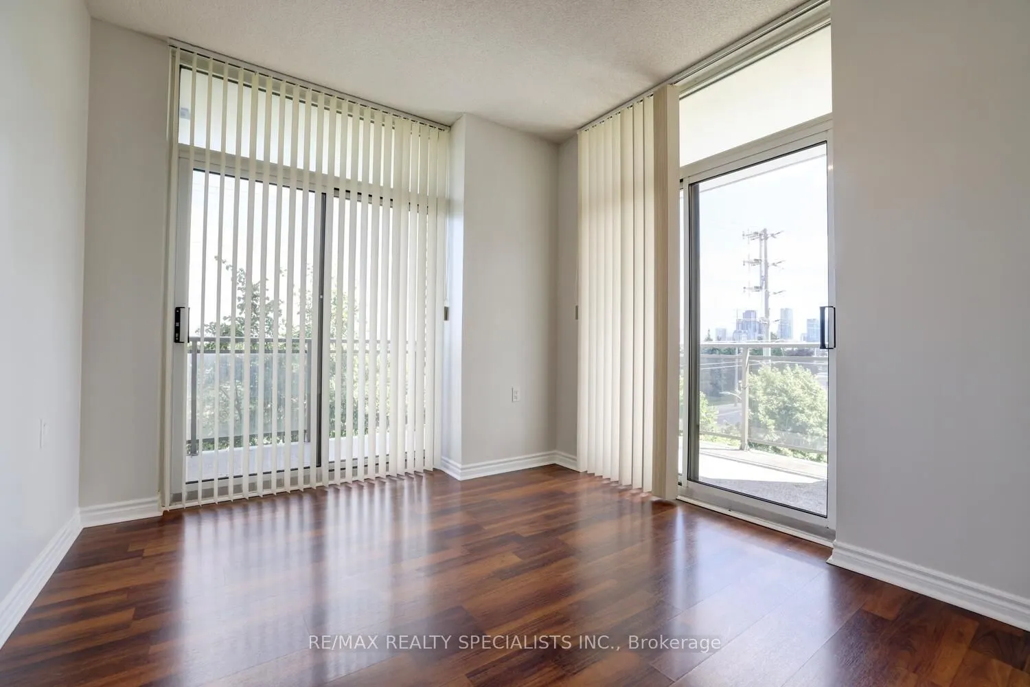 810 Scollard Court, #404