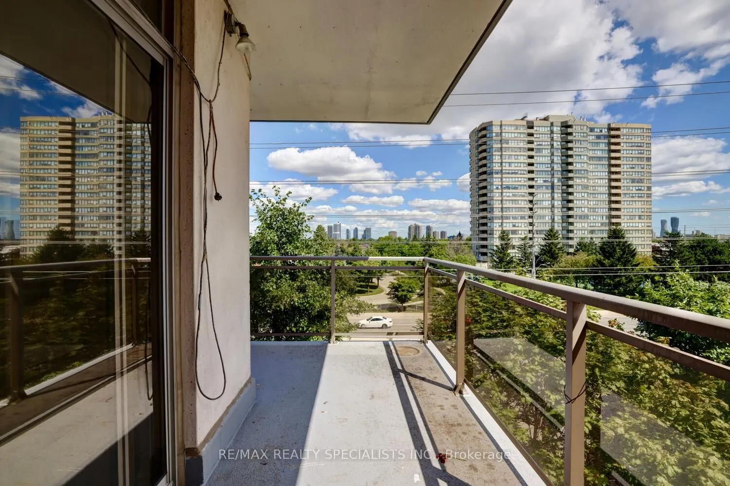 810 Scollard Court, #404