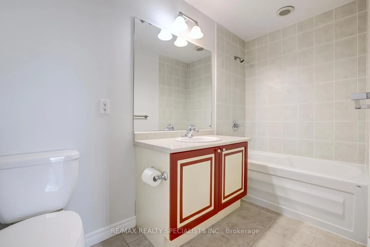 810 Scollard Court, #404