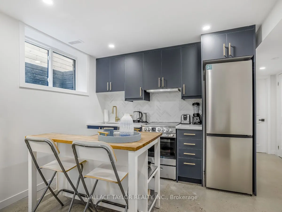 193 Perth Avenue, #Lower