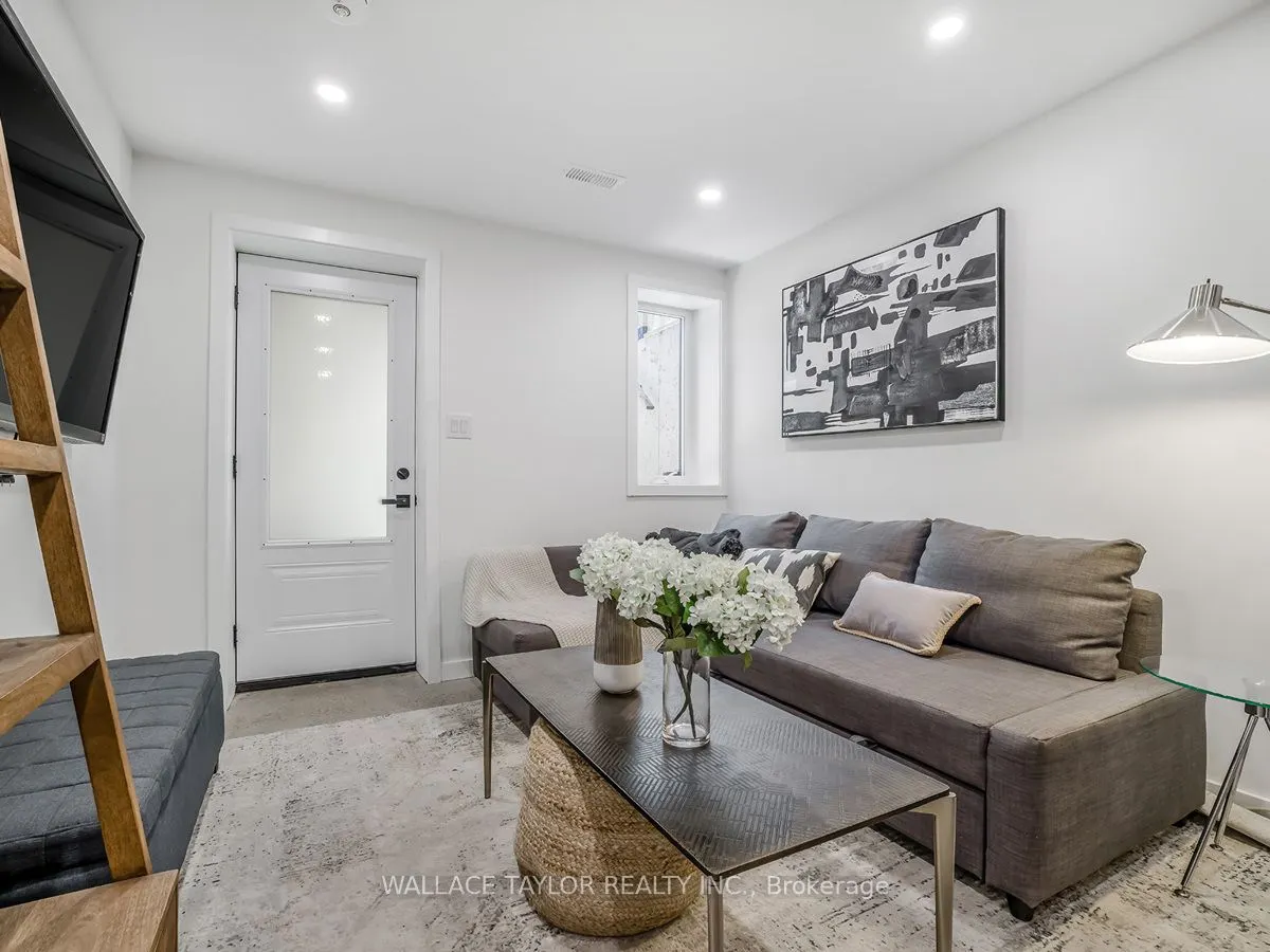 193 Perth Avenue, #Lower