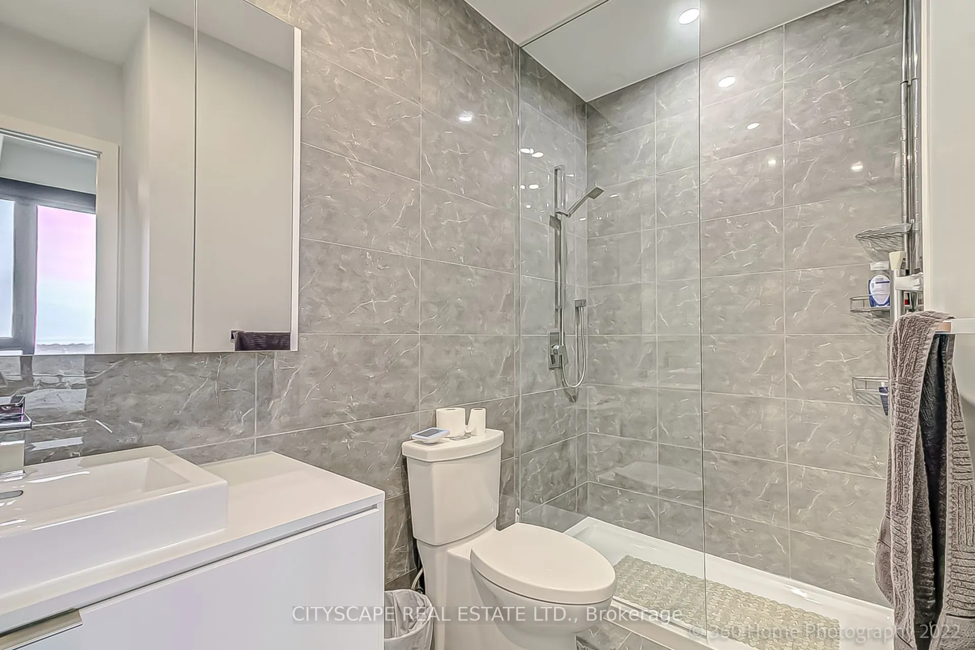 7 Smith Crescent, #Ph 810