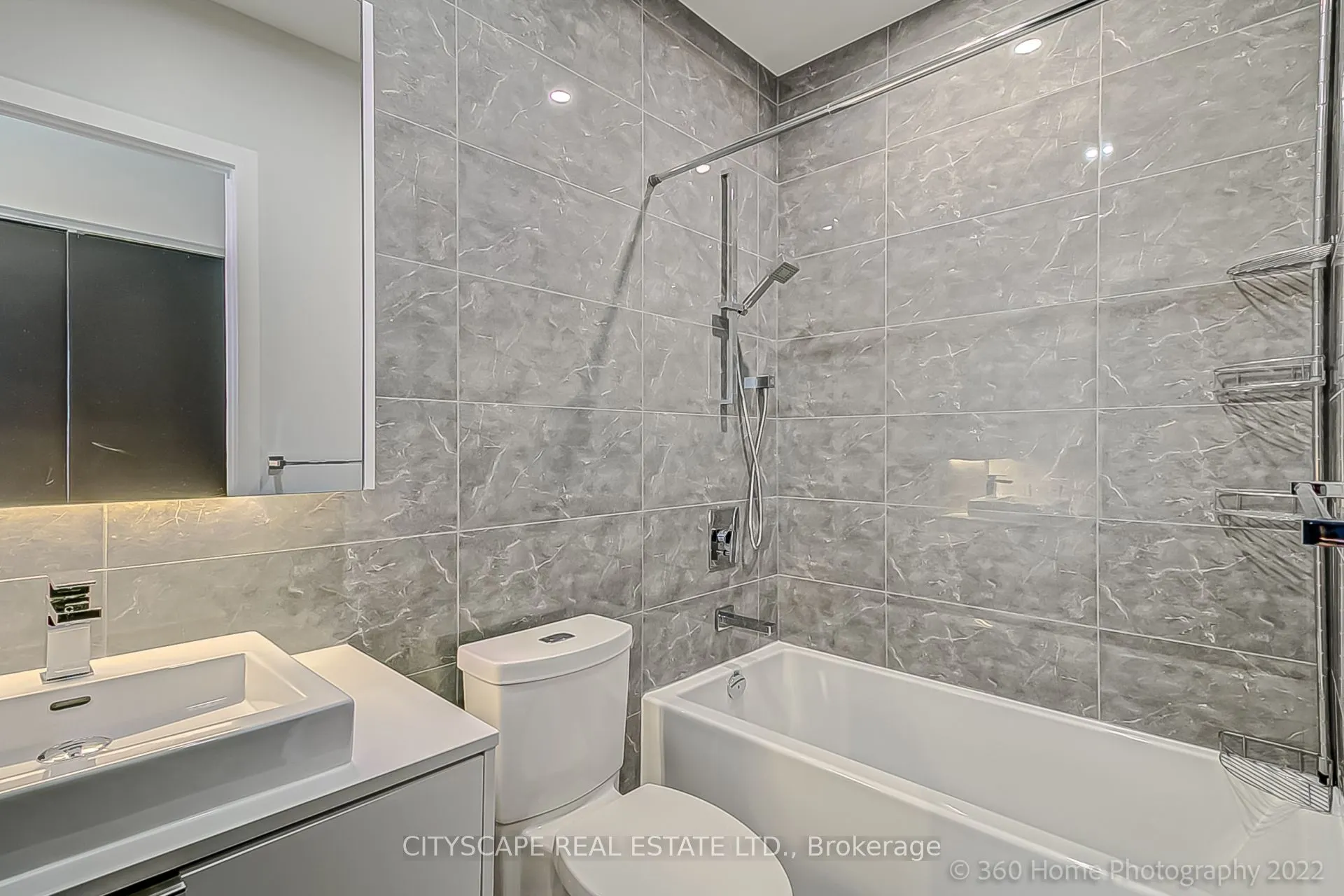 7 Smith Crescent, #Ph 810