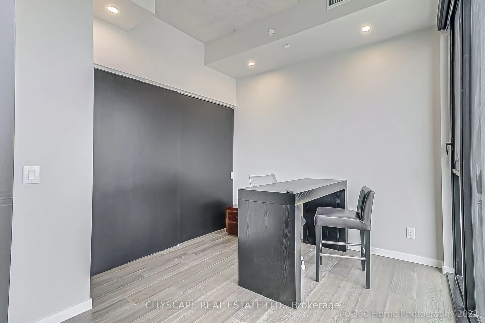 7 Smith Crescent, #Ph 810