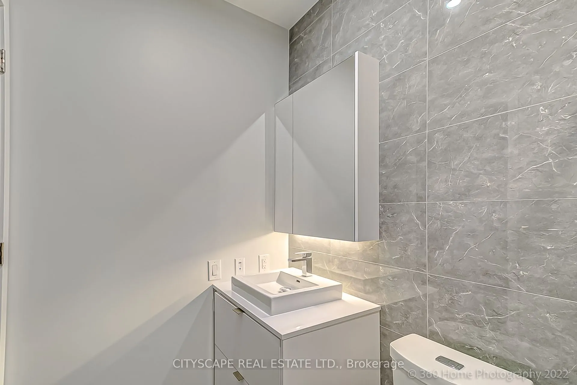 7 Smith Crescent, #Ph 810
