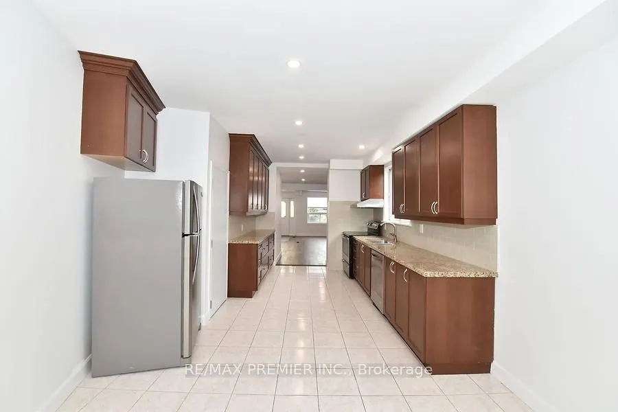 221 Belgravia Avenue