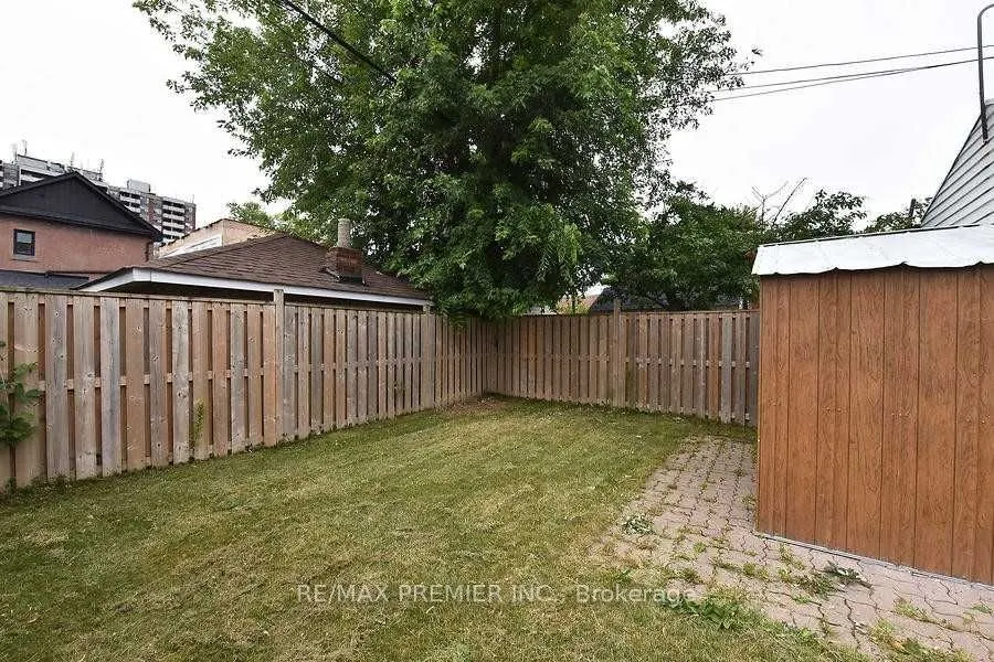 221 Belgravia Avenue