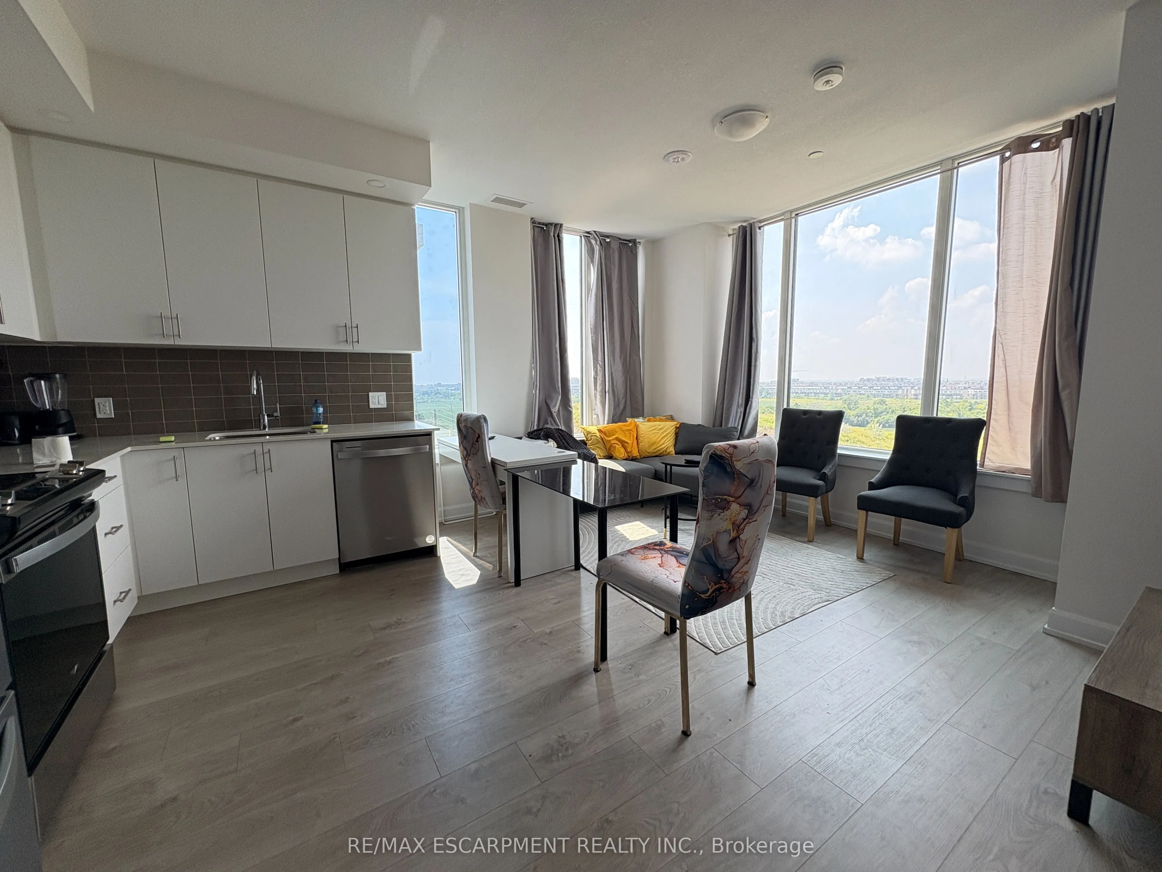 3220 William Coltson Avenue, #607