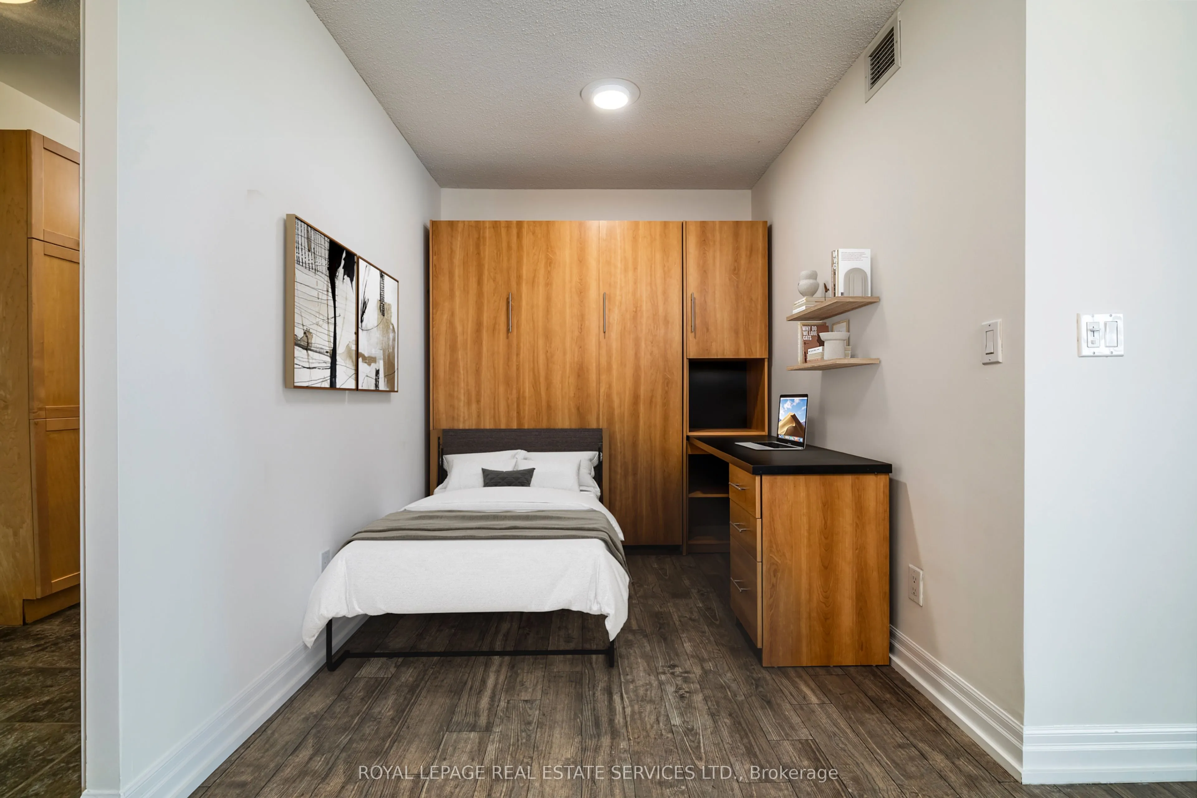 2121 Lake Shore Boulevard W, #809