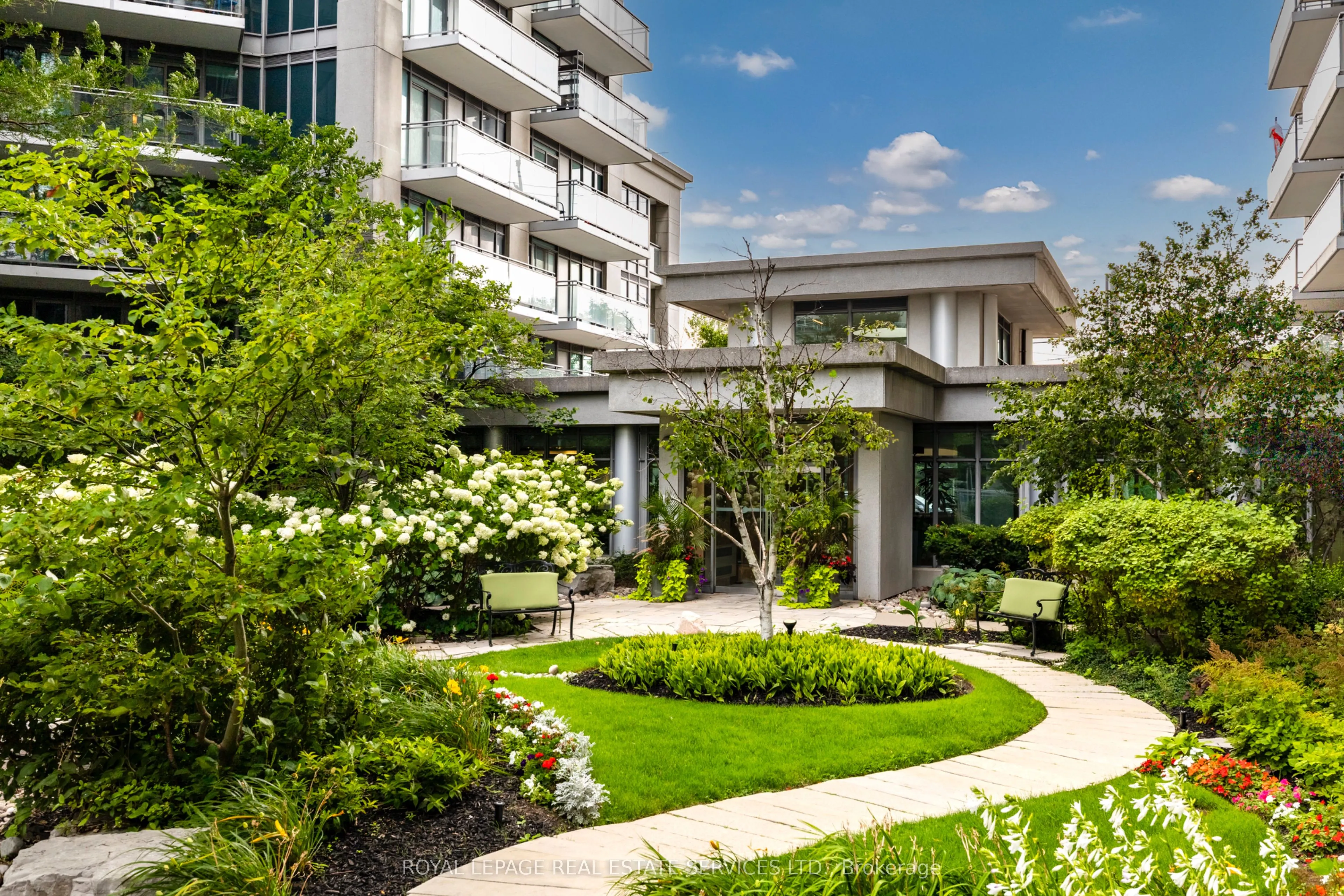 2121 Lake Shore Boulevard W, #809