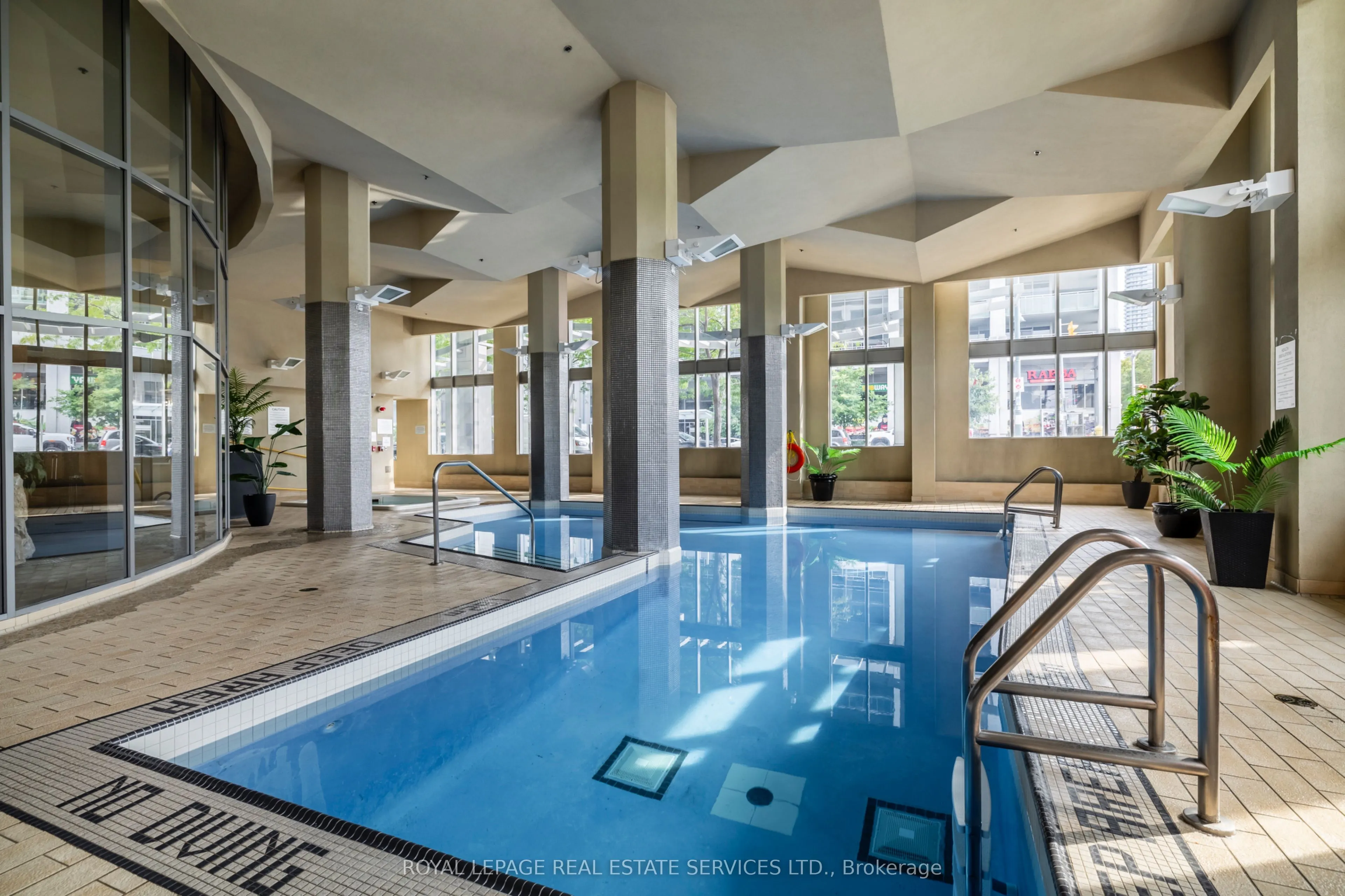 2121 Lake Shore Boulevard W, #809