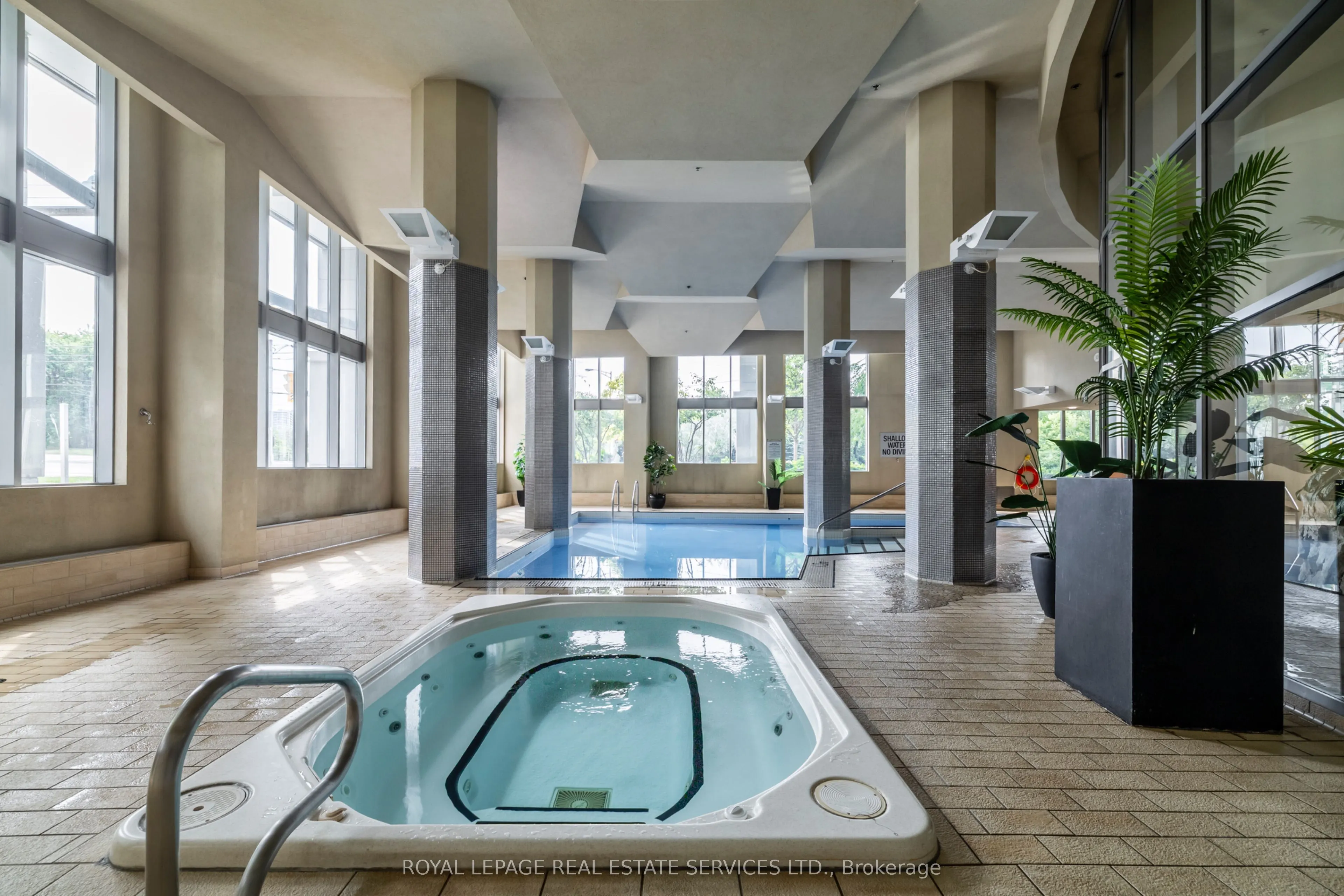 2121 Lake Shore Boulevard W, #809