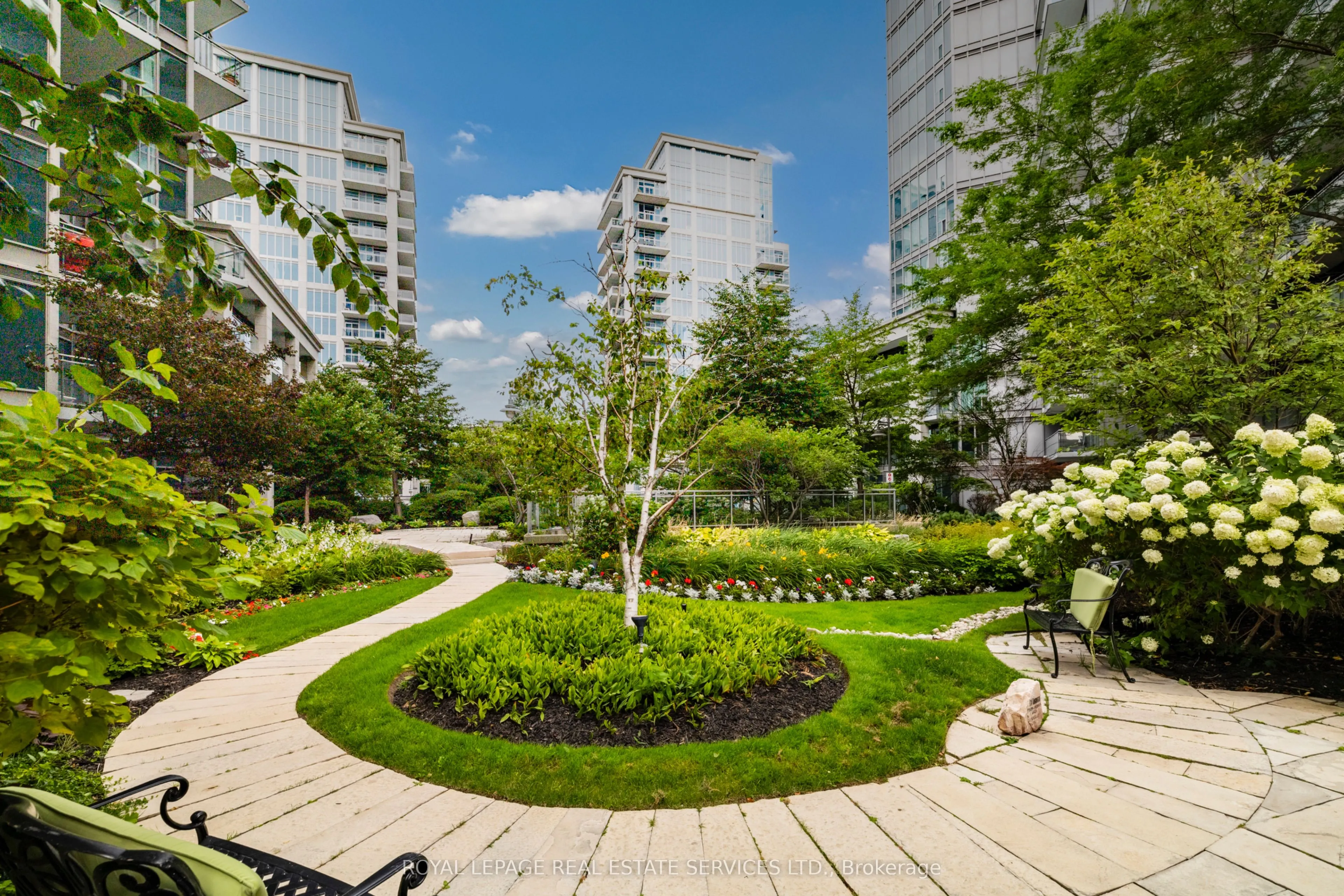 2121 Lake Shore Boulevard W, #809