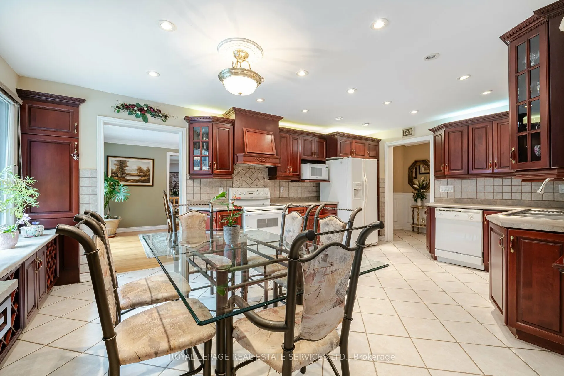 2130 Autumn Breeze Drive N