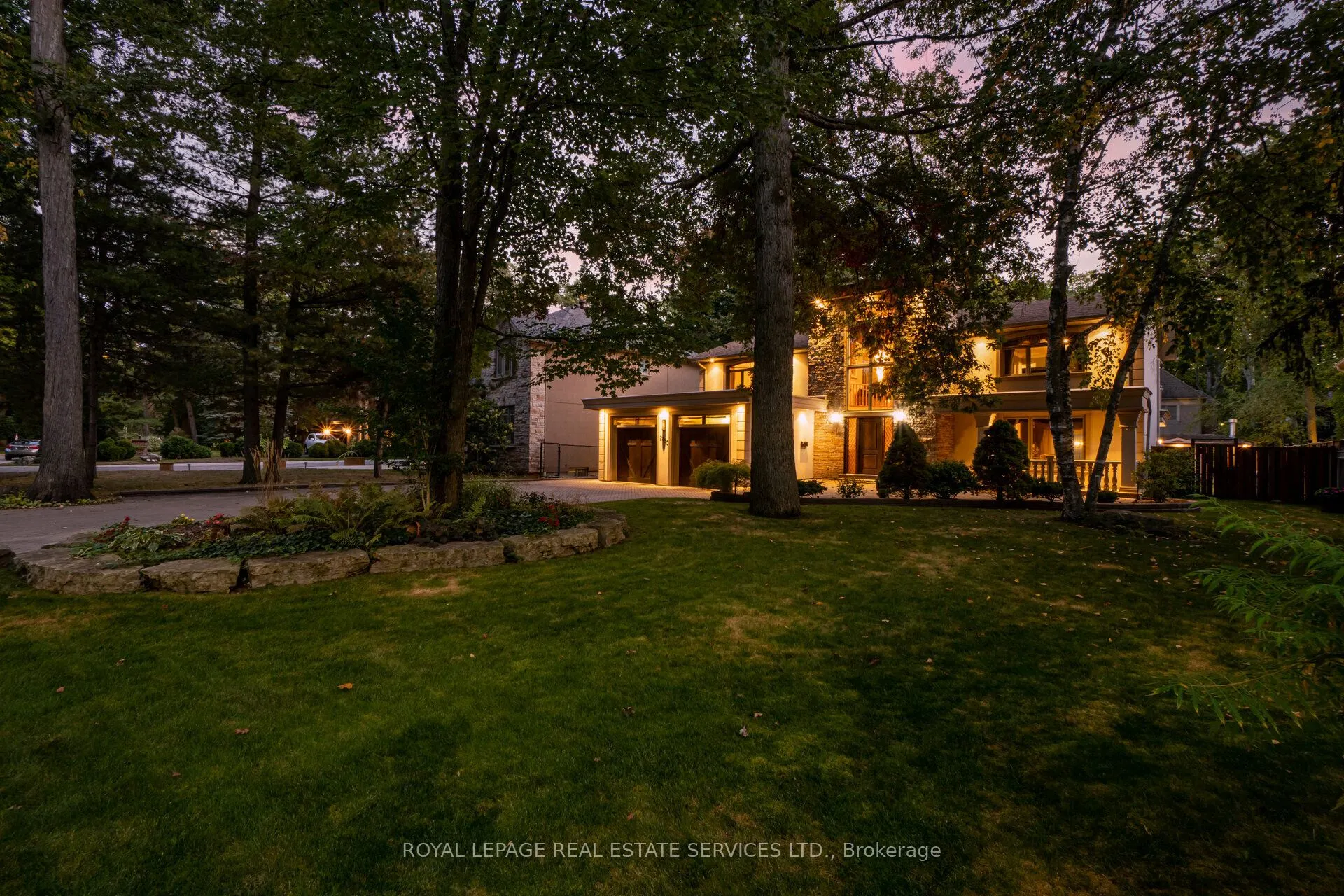 2130 Autumn Breeze Drive N