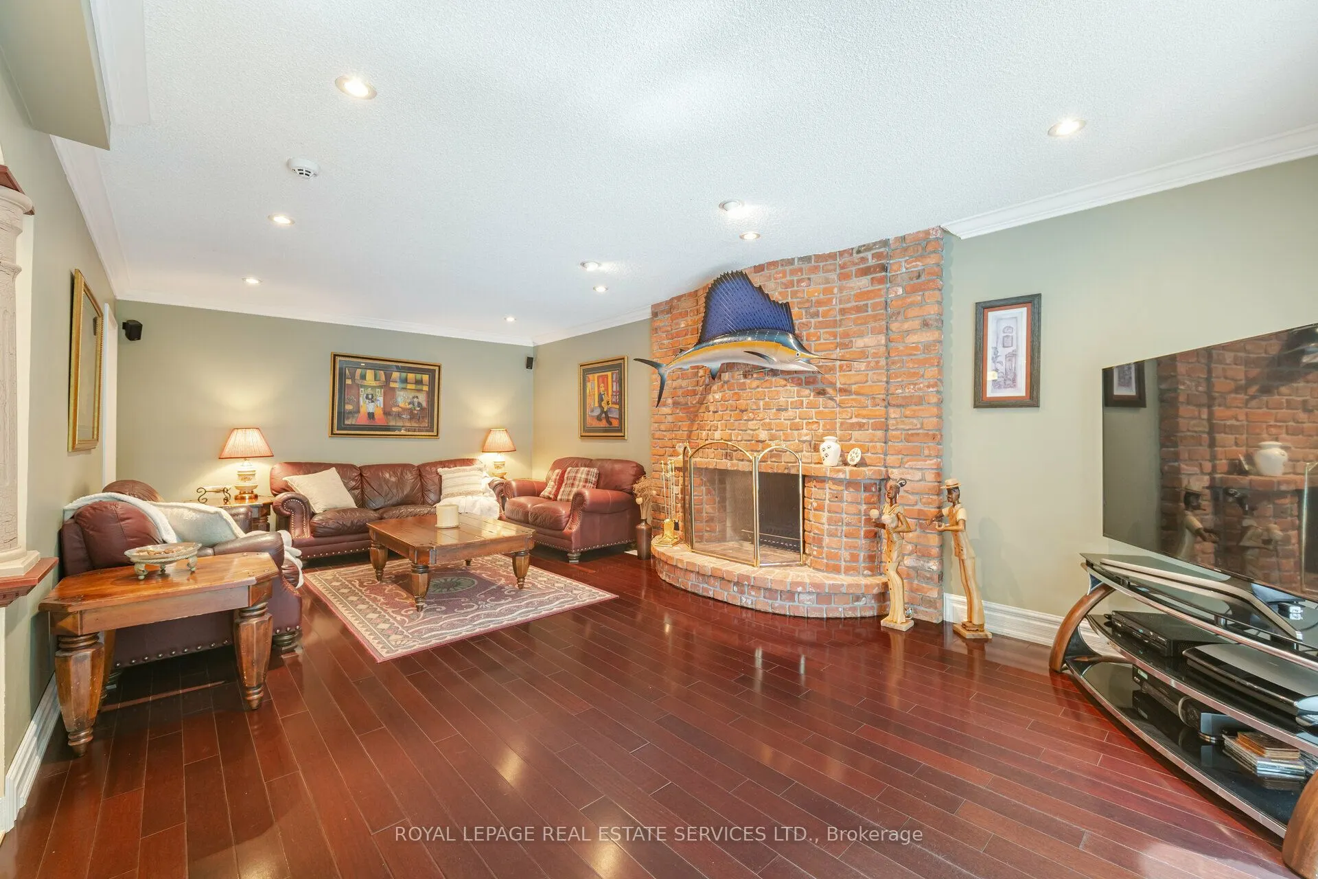 2130 Autumn Breeze Drive N