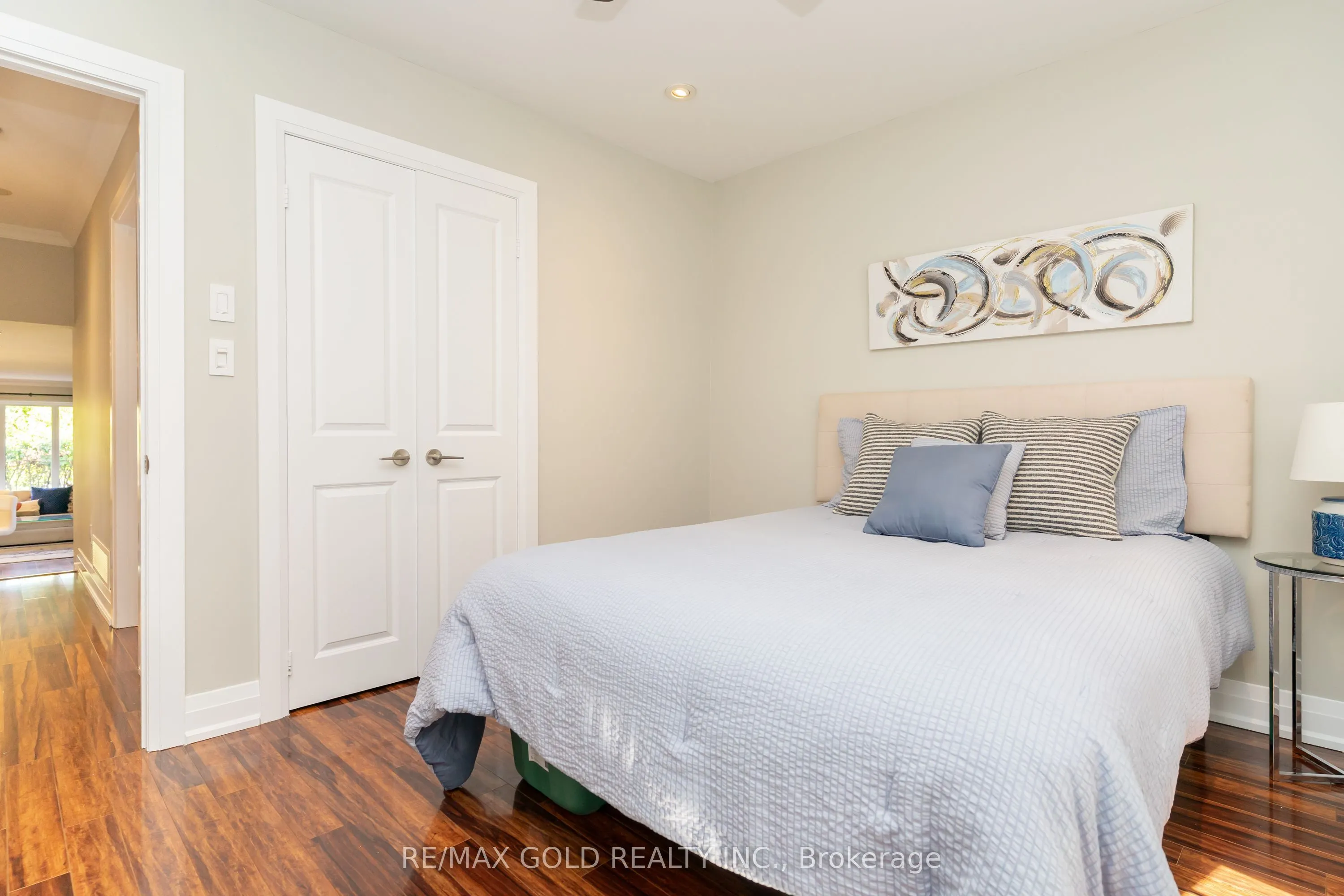 39 Ascot Avenue