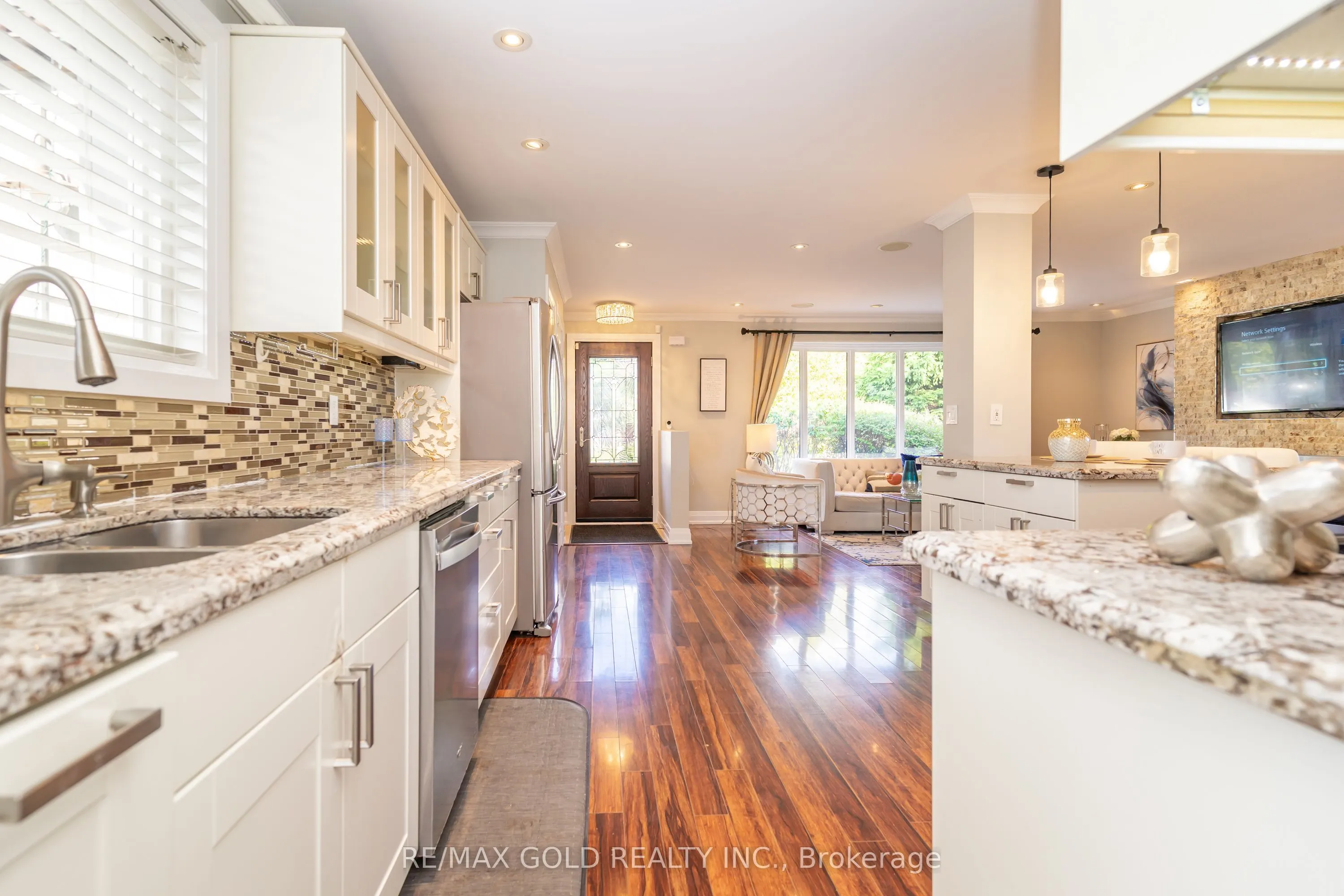 39 Ascot Avenue