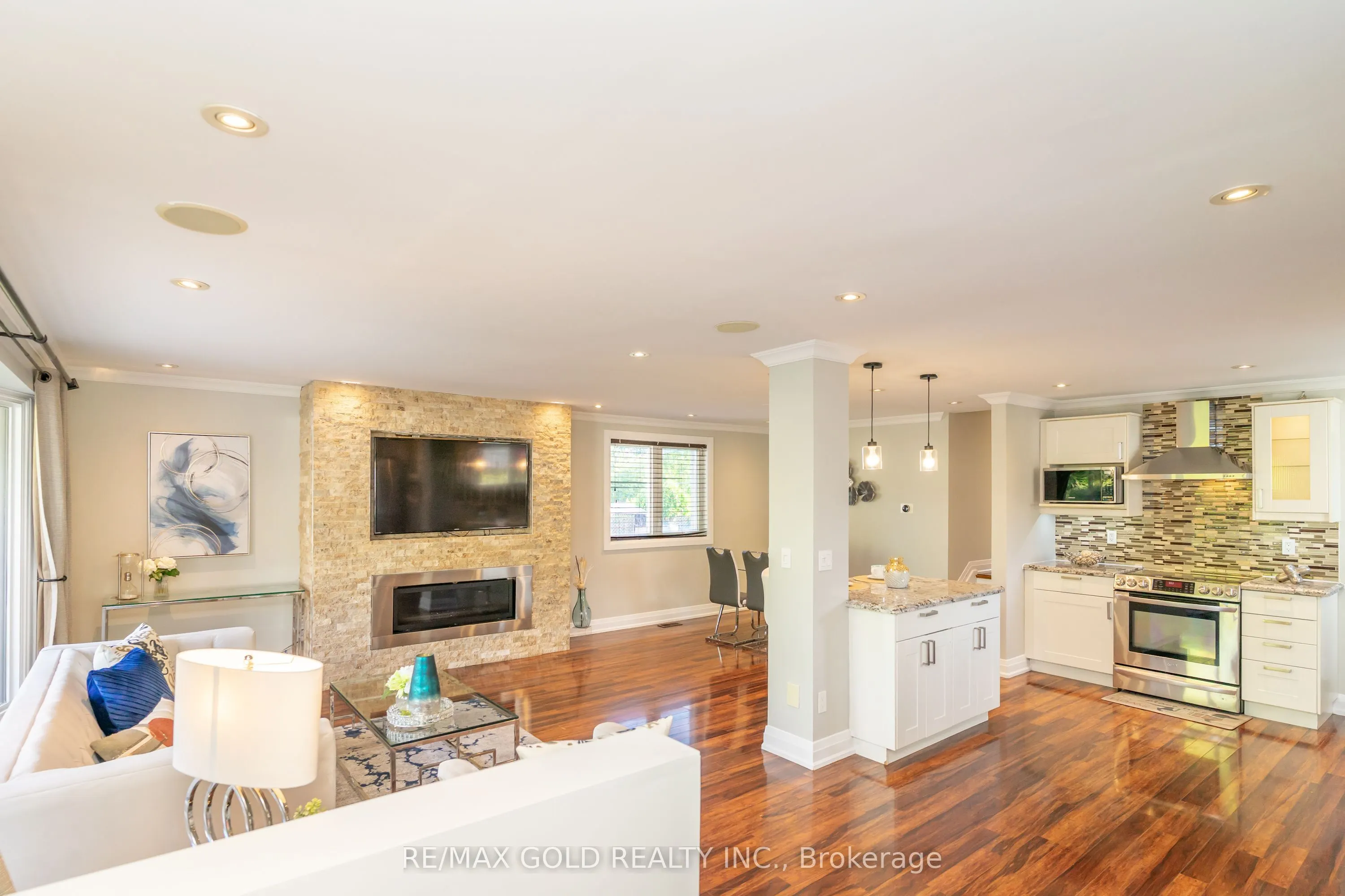 39 Ascot Avenue