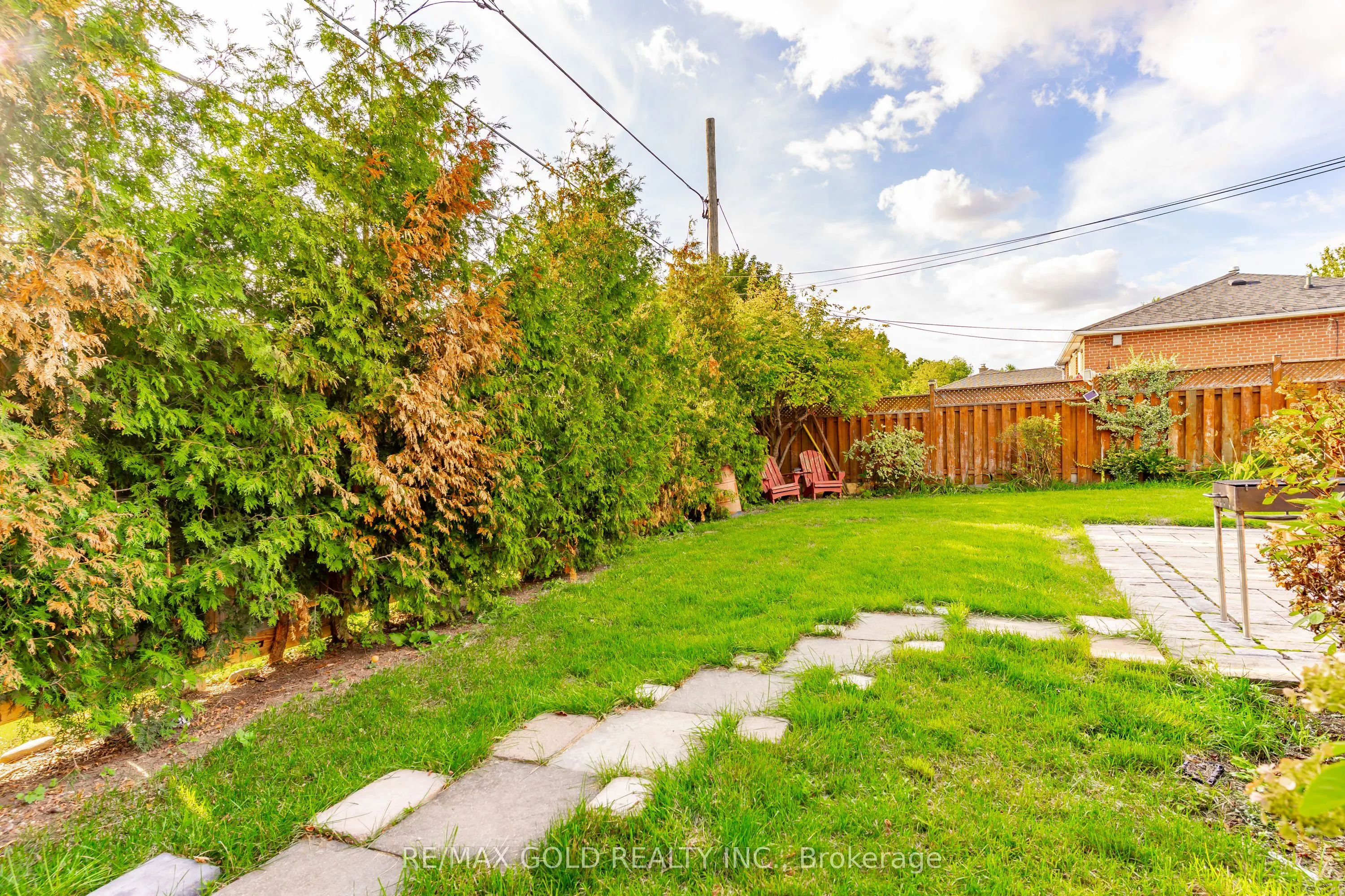 39 Ascot Avenue