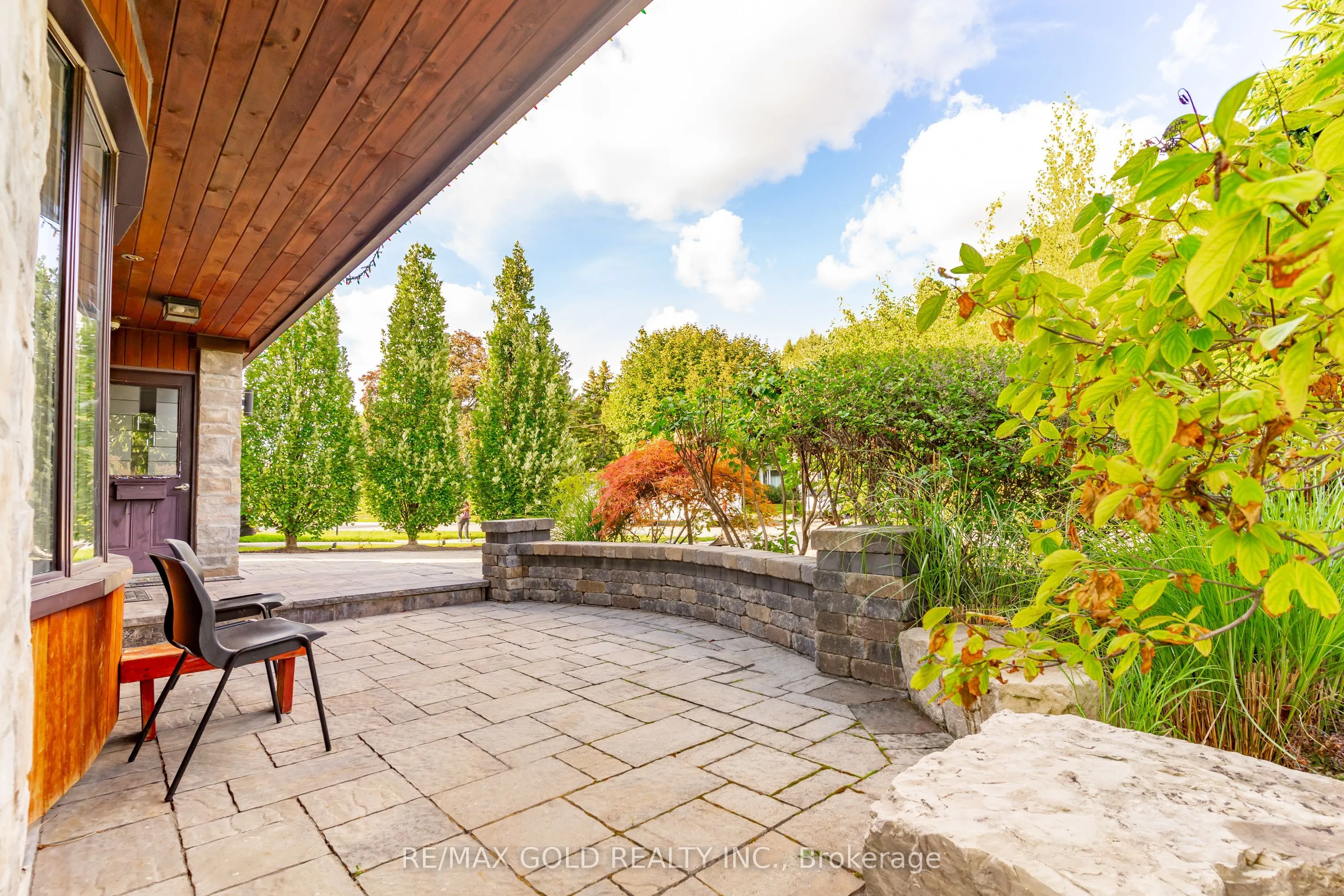39 Ascot Avenue
