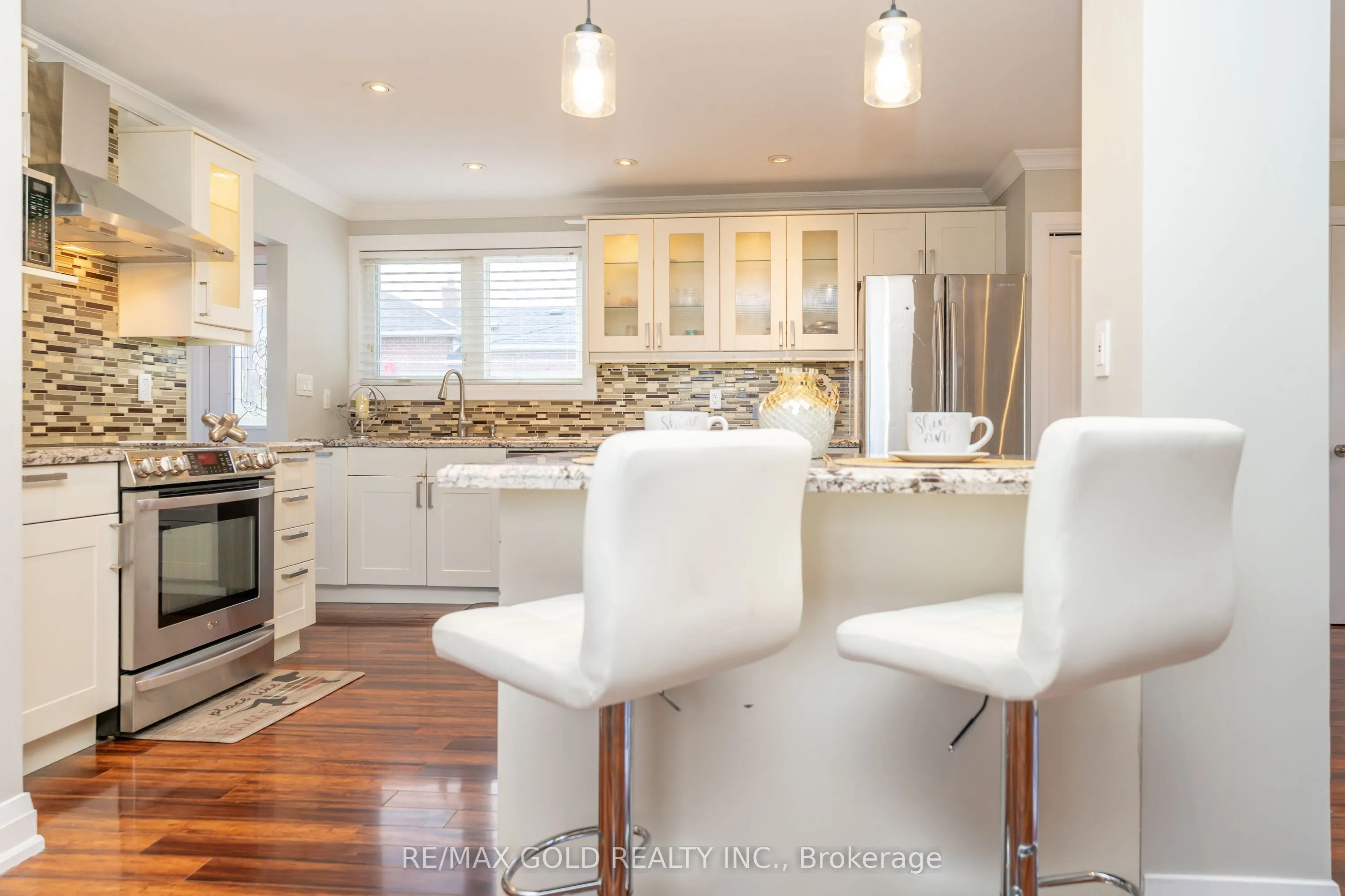 39 Ascot Avenue