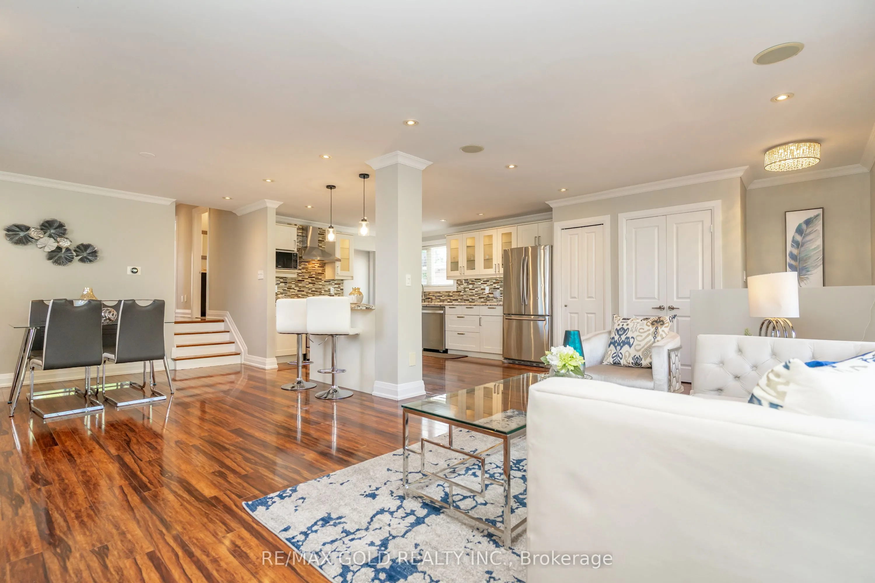 39 Ascot Avenue