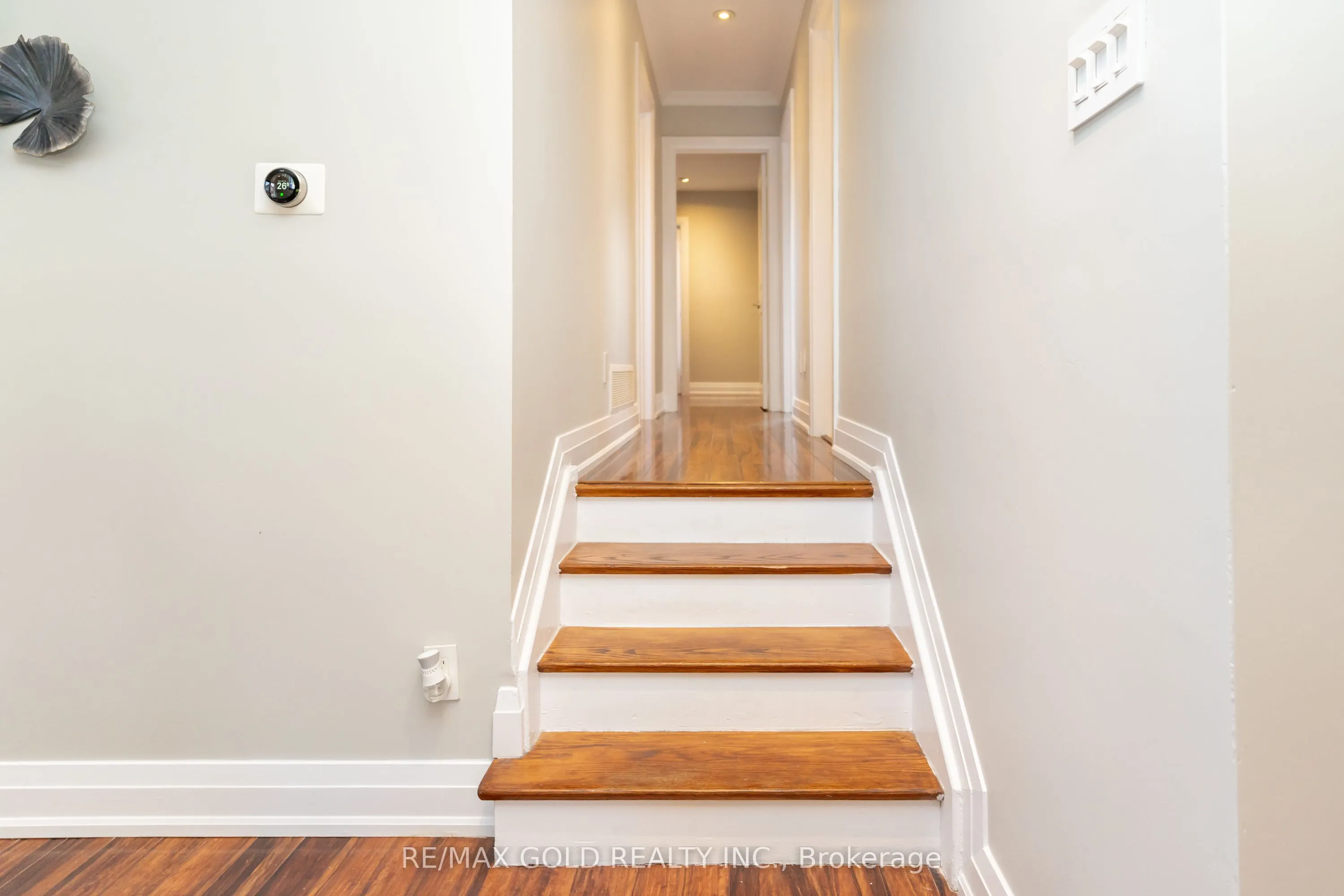 39 Ascot Avenue