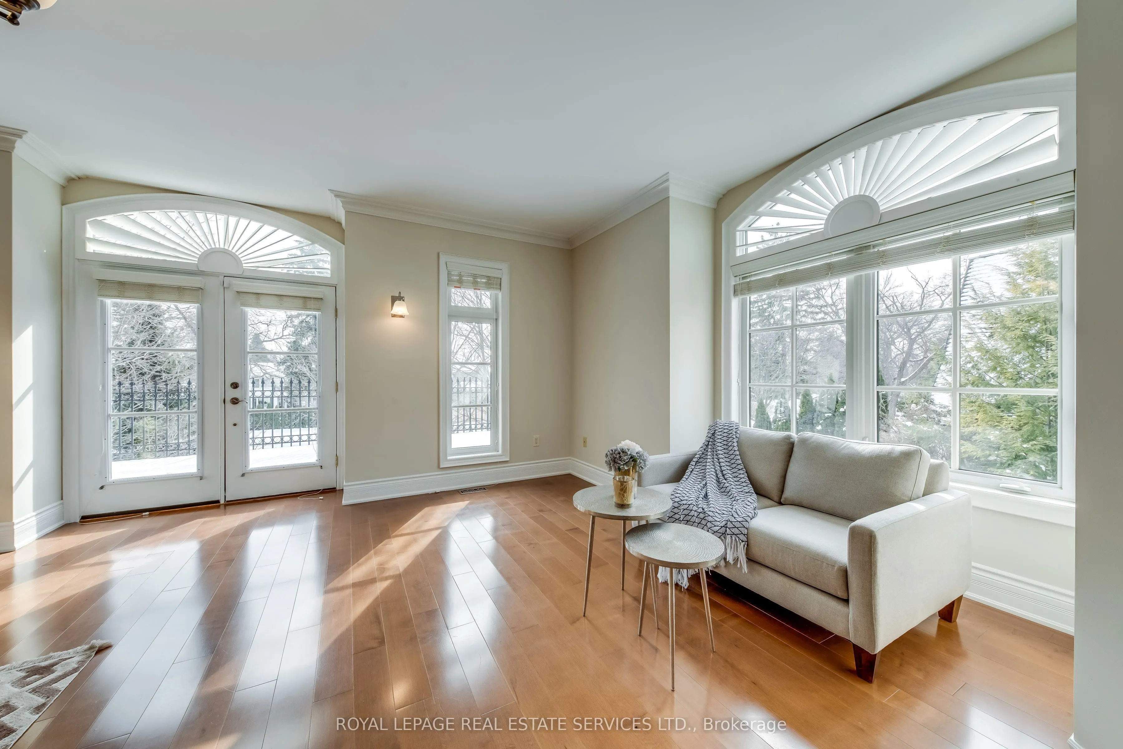 3341 Lakeshore Road