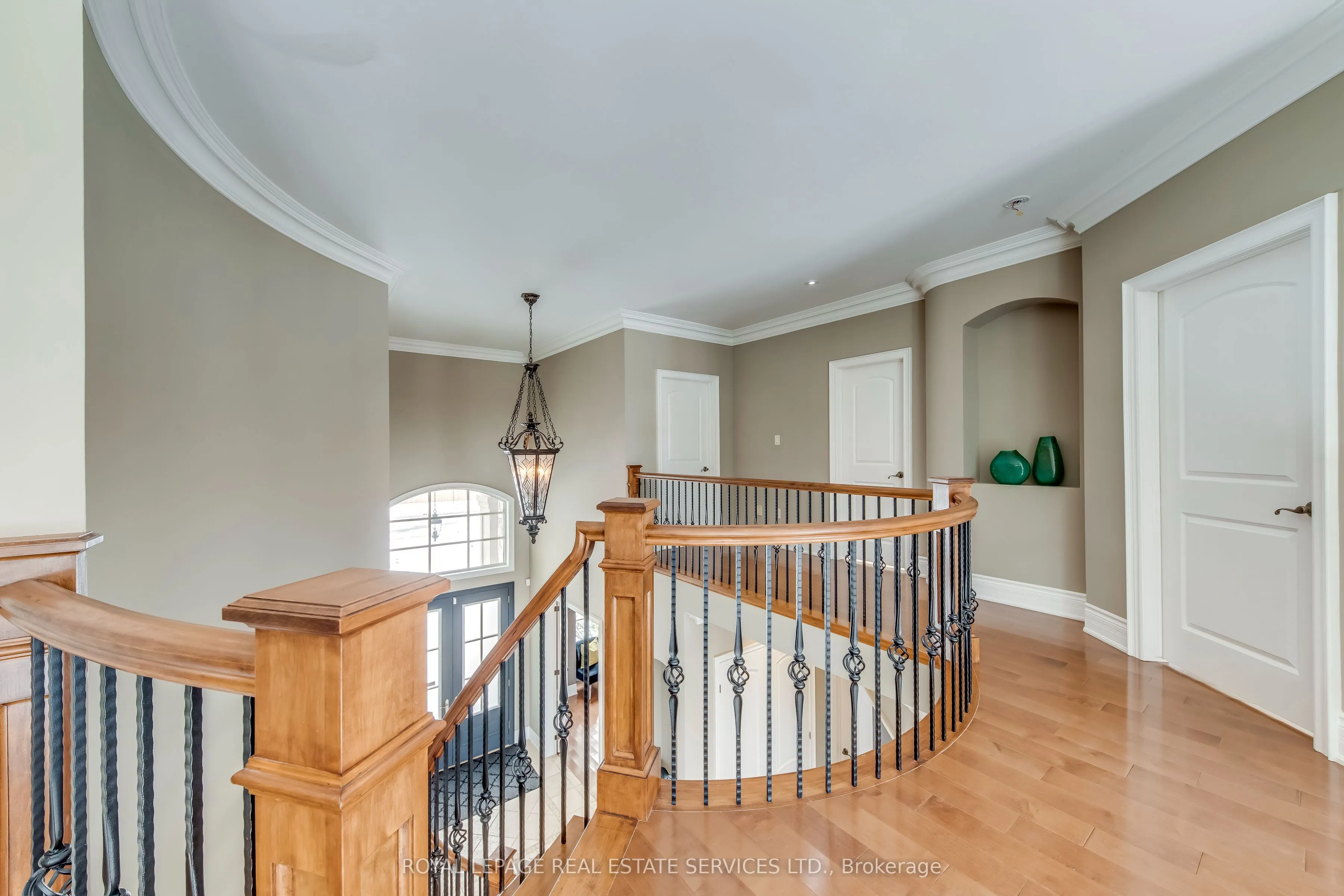 3341 Lakeshore Road