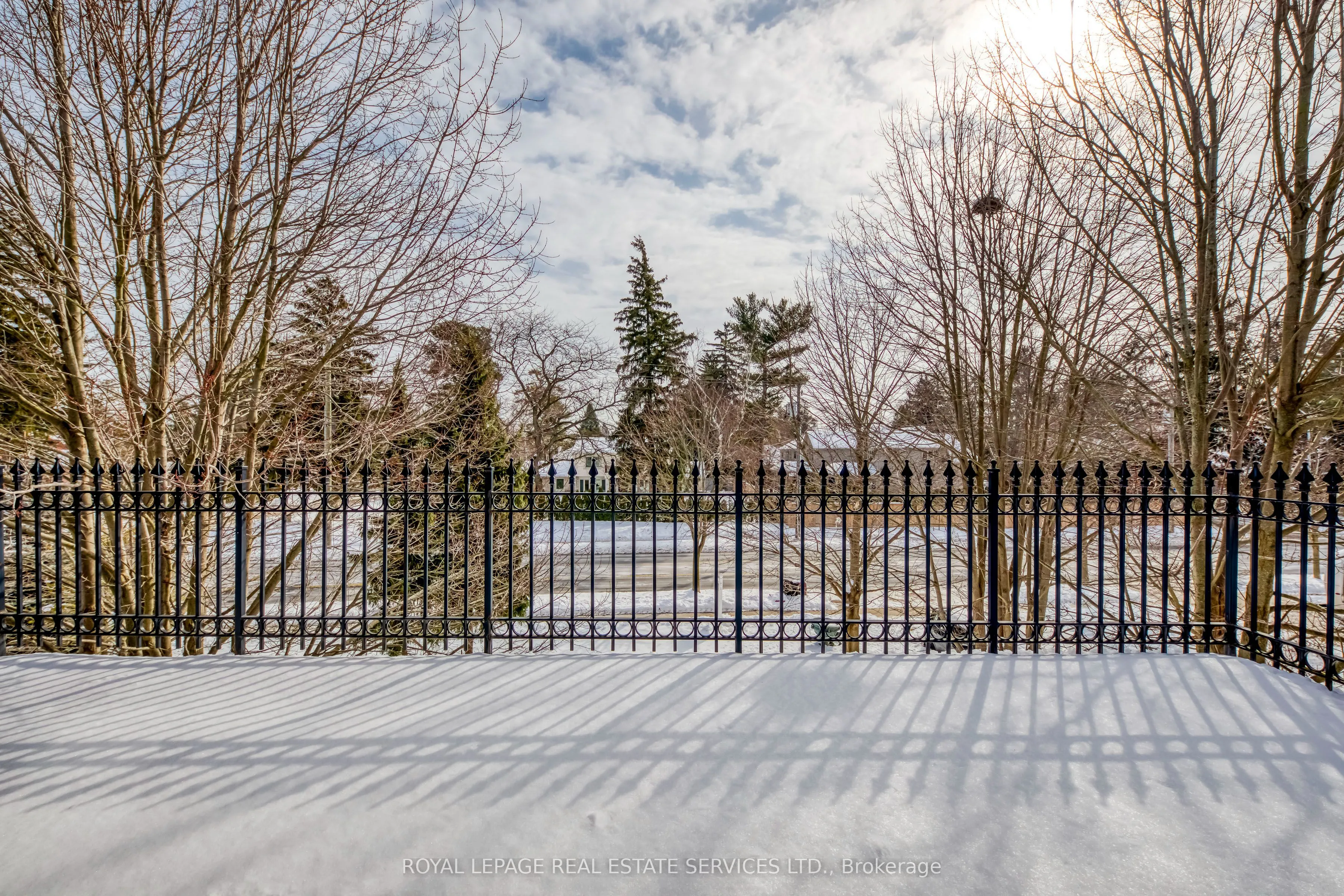 3341 Lakeshore Road
