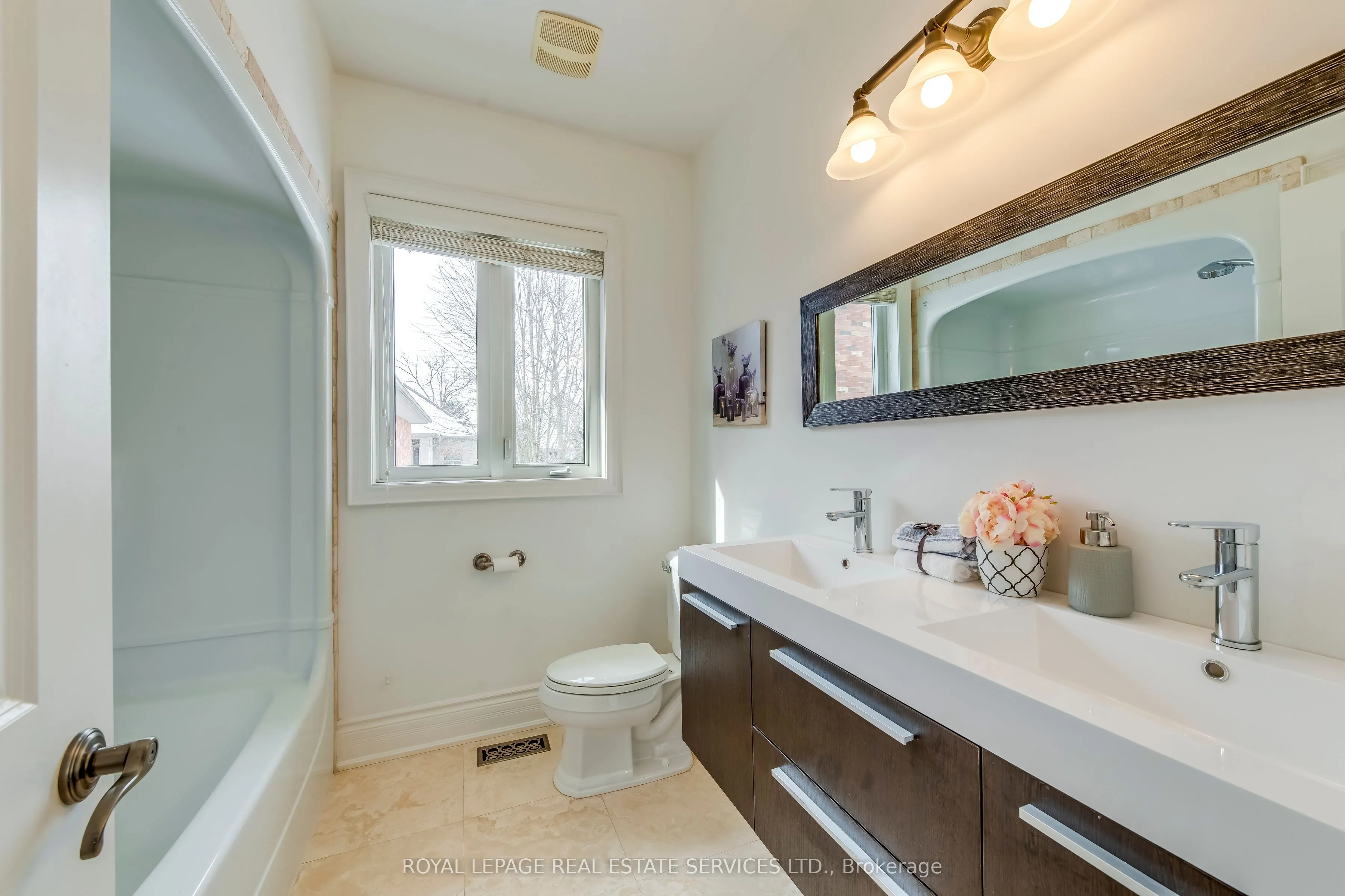 3341 Lakeshore Road
