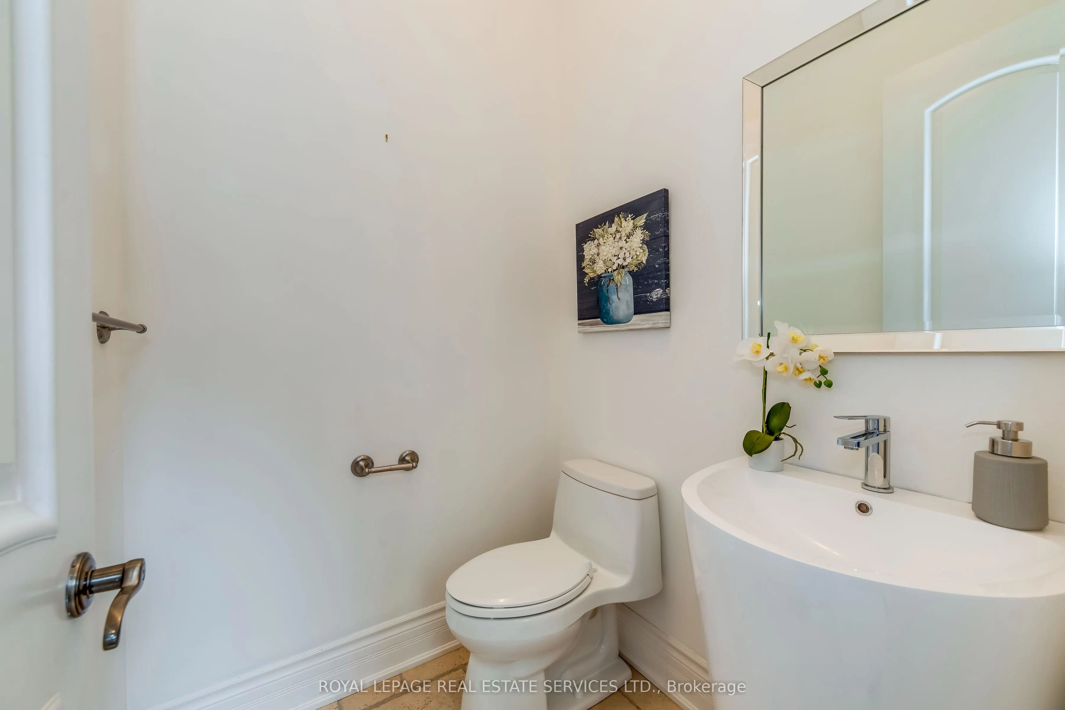 3341 Lakeshore Road