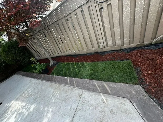 32 Ridgemore Crescent