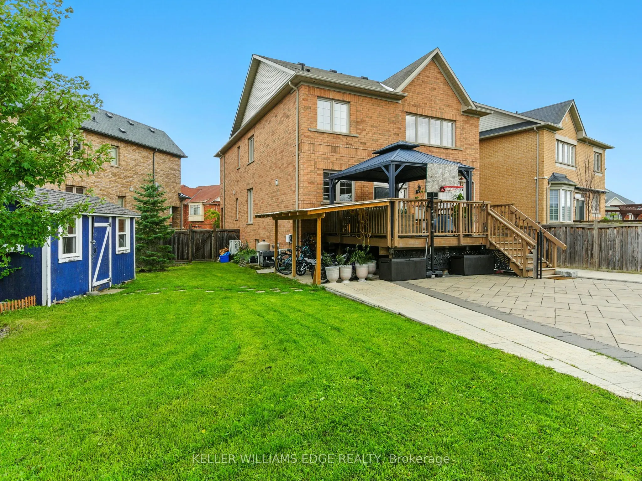 200 Giddings Crescent E