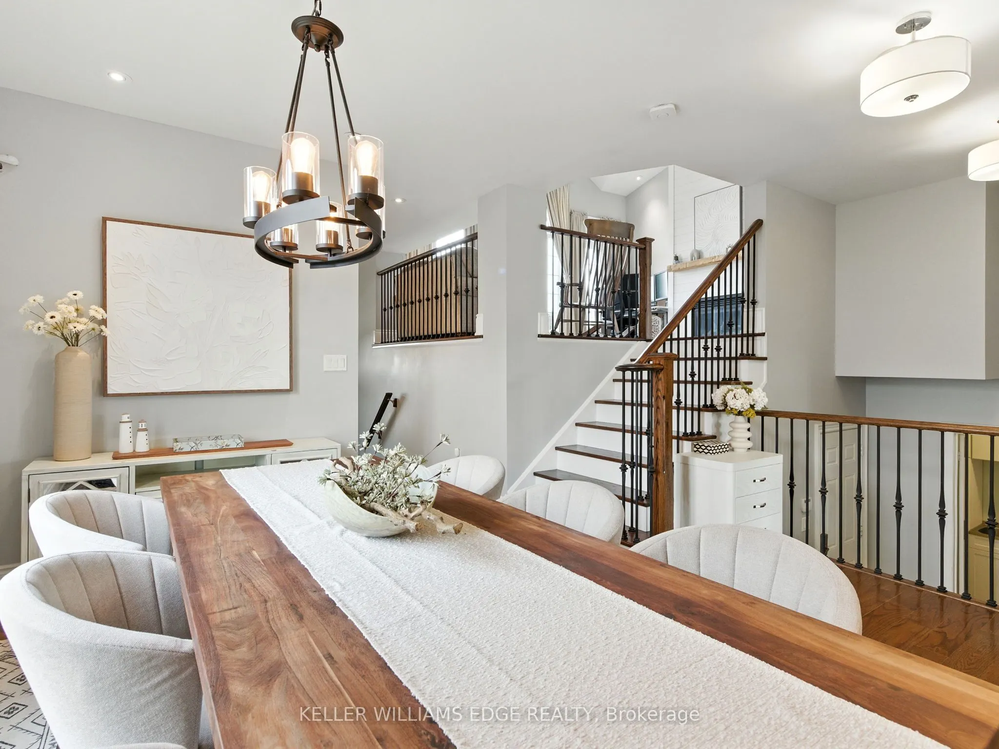 200 Giddings Crescent E